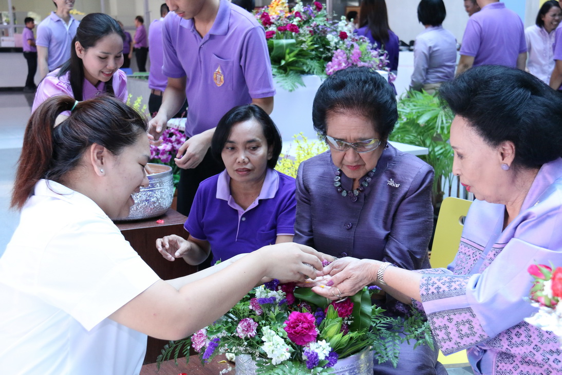 พิธีทำบุญถวายสังฆทาน และเจริญพระพุทธมนต์ และพิธีรดน้ำดำหัวฯ — 21 พฤษภาคม 2025 — สถาบันเทคโนโลยีจิตรลดา CDTI