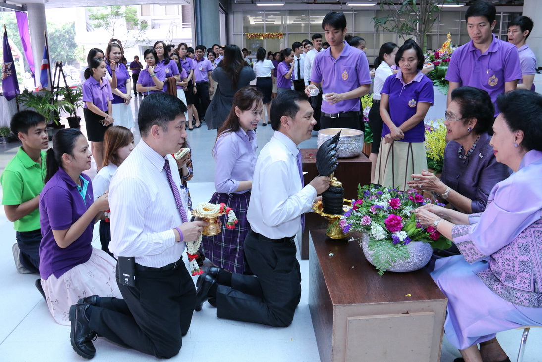 พิธีทำบุญถวายสังฆทาน และเจริญพระพุทธมนต์ และพิธีรดน้ำดำหัวฯ — 21 พฤษภาคม 2025 — สถาบันเทคโนโลยีจิตรลดา CDTI