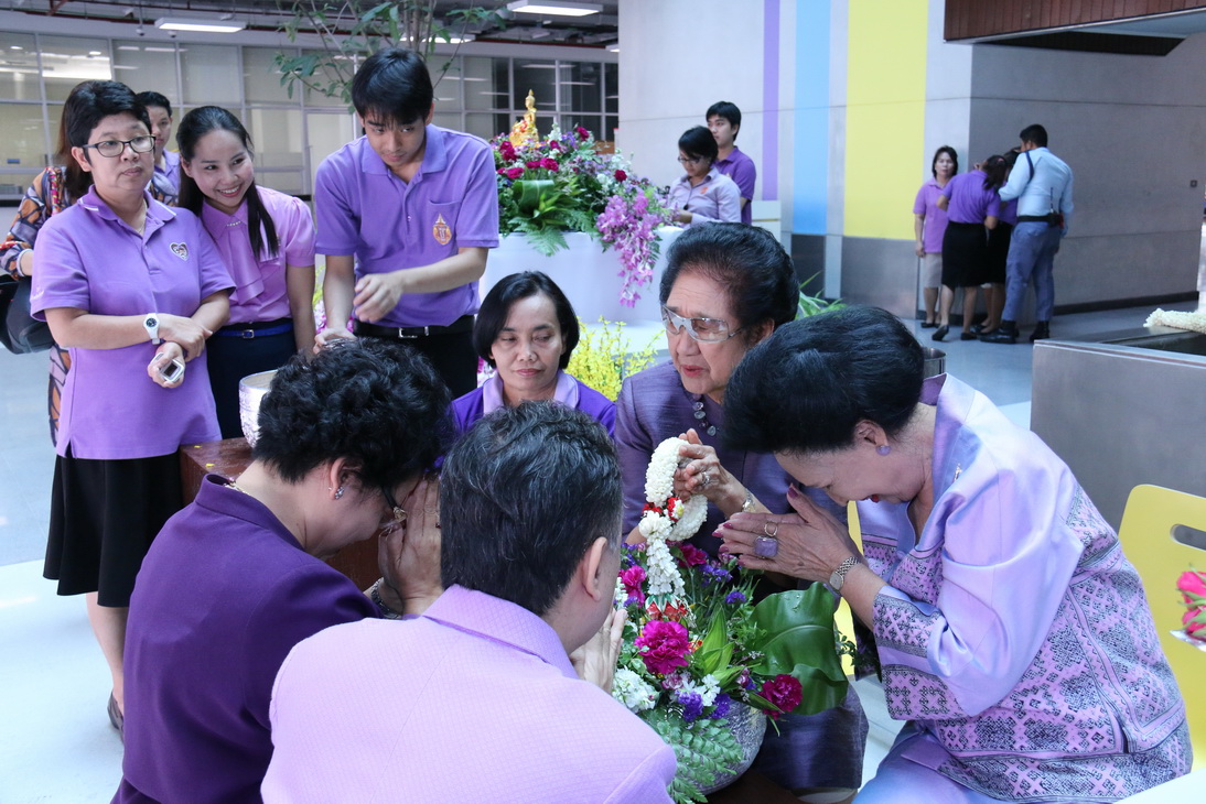 พิธีทำบุญถวายสังฆทาน และเจริญพระพุทธมนต์ และพิธีรดน้ำดำหัวฯ — 21 พฤษภาคม 2025 — สถาบันเทคโนโลยีจิตรลดา CDTI