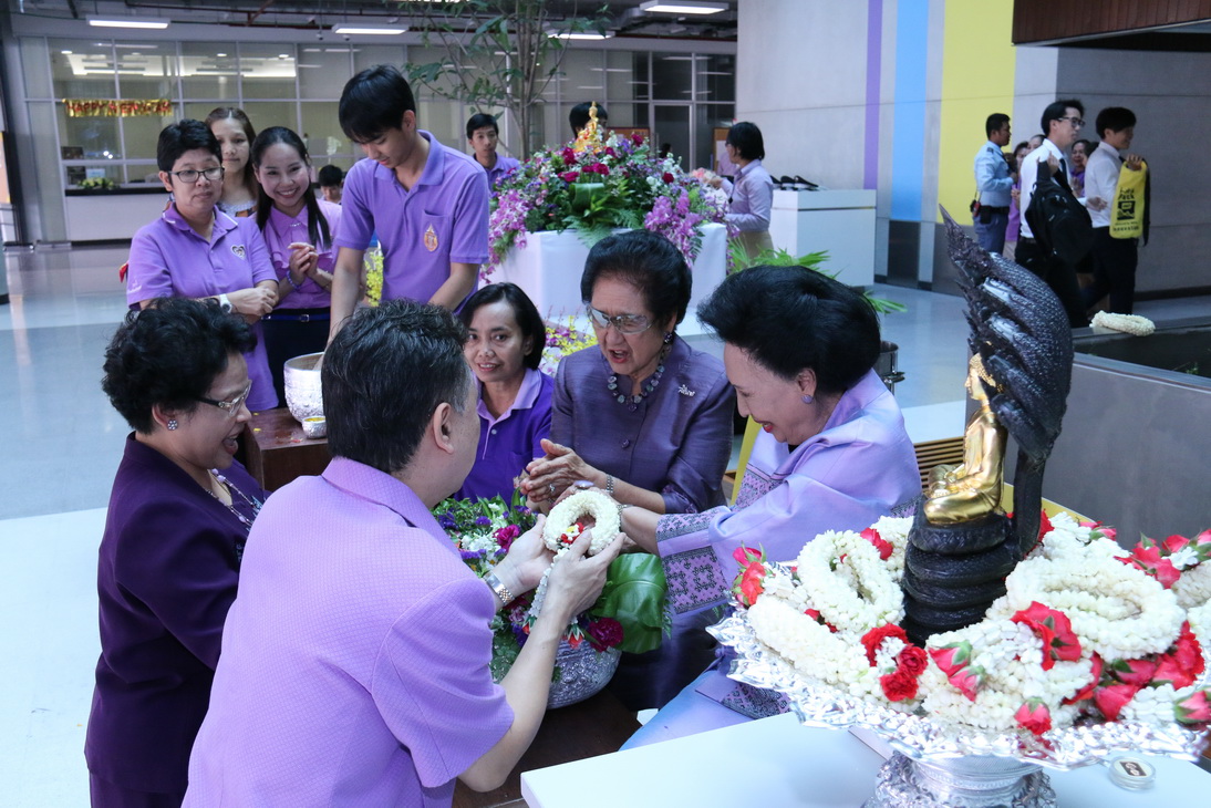 พิธีทำบุญถวายสังฆทาน และเจริญพระพุทธมนต์ และพิธีรดน้ำดำหัวฯ — 21 พฤษภาคม 2025 — สถาบันเทคโนโลยีจิตรลดา CDTI