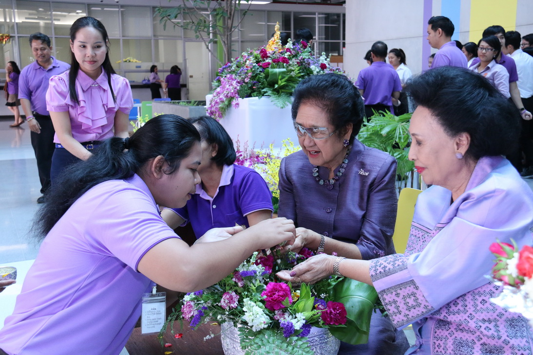 พิธีทำบุญถวายสังฆทาน และเจริญพระพุทธมนต์ และพิธีรดน้ำดำหัวฯ — 21 พฤษภาคม 2025 — สถาบันเทคโนโลยีจิตรลดา CDTI