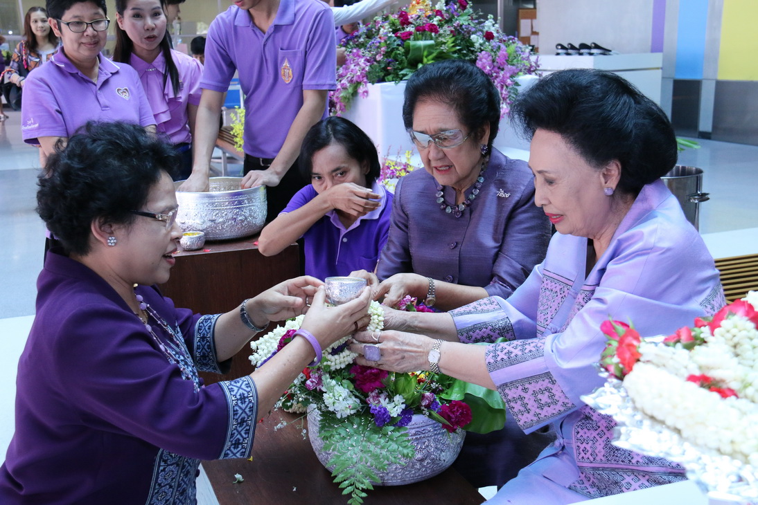 พิธีทำบุญถวายสังฆทาน และเจริญพระพุทธมนต์ และพิธีรดน้ำดำหัวฯ — 21 พฤษภาคม 2025 — สถาบันเทคโนโลยีจิตรลดา CDTI