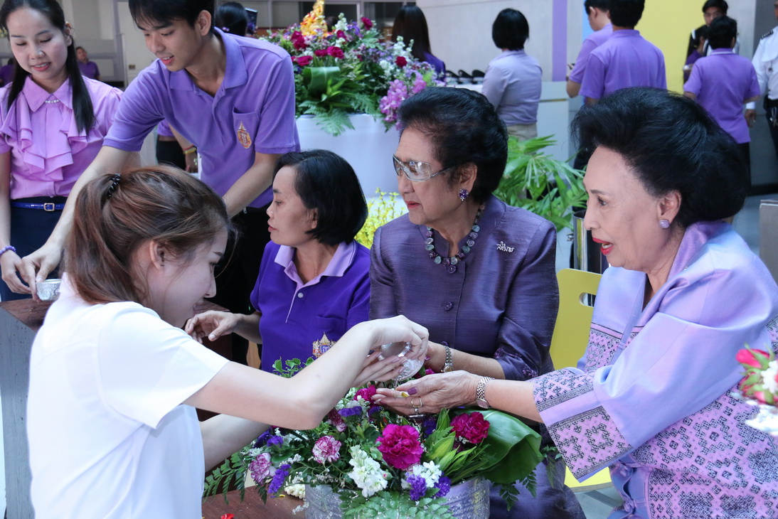 พิธีทำบุญถวายสังฆทาน และเจริญพระพุทธมนต์ และพิธีรดน้ำดำหัวฯ — 21 พฤษภาคม 2025 — สถาบันเทคโนโลยีจิตรลดา CDTI
