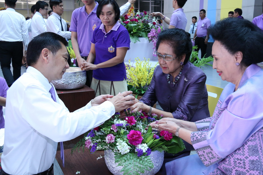 พิธีทำบุญถวายสังฆทาน และเจริญพระพุทธมนต์ และพิธีรดน้ำดำหัวฯ — 21 พฤษภาคม 2025 — สถาบันเทคโนโลยีจิตรลดา CDTI