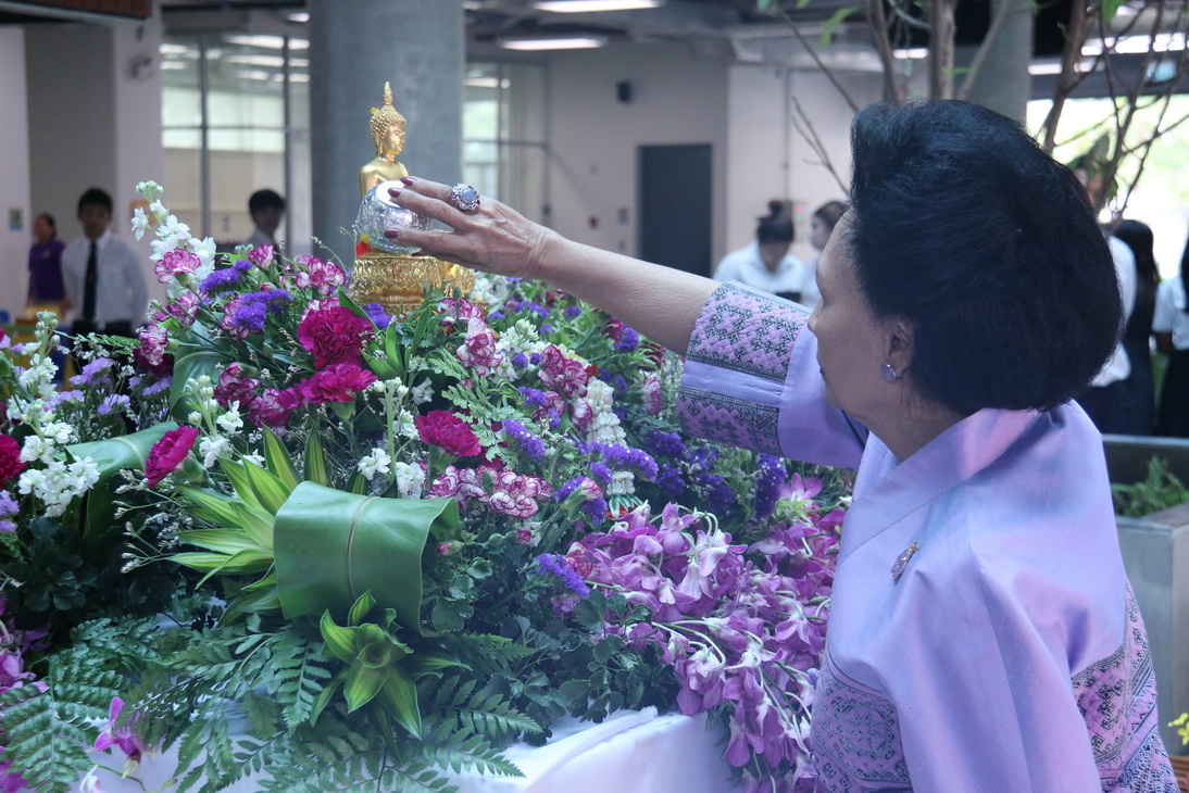 พิธีทำบุญถวายสังฆทาน และเจริญพระพุทธมนต์ และพิธีรดน้ำดำหัวฯ — 21 พฤษภาคม 2025 — สถาบันเทคโนโลยีจิตรลดา CDTI