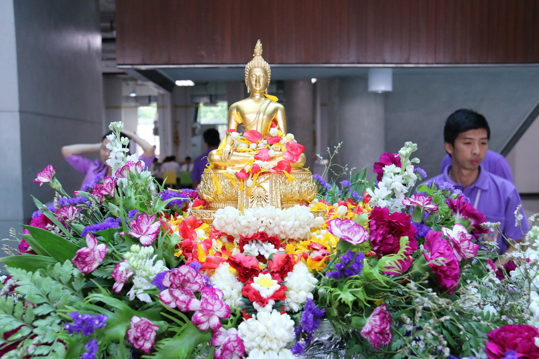 พิธีทำบุญถวายสังฆทาน และเจริญพระพุทธมนต์ และพิธีรดน้ำดำหัวฯ — 21 พฤษภาคม 2025 — สถาบันเทคโนโลยีจิตรลดา CDTI
