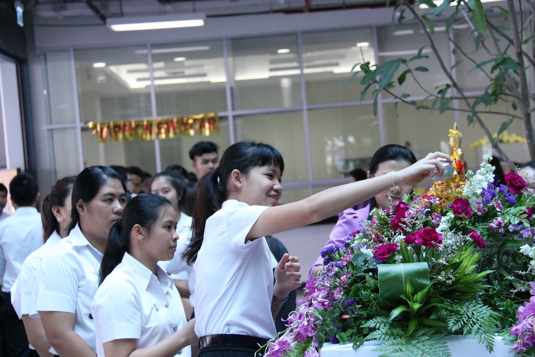 พิธีทำบุญถวายสังฆทาน และเจริญพระพุทธมนต์ และพิธีรดน้ำดำหัวฯ — 21 พฤษภาคม 2025 — สถาบันเทคโนโลยีจิตรลดา CDTI