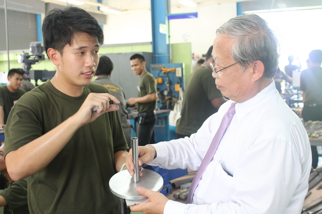 นักศึกษาคณะเทคโนโลยีอุตสาหกรรม รุ่นที่ 1 ปีการศึกษา 2558 — 7 สิงหาคม 2025 — สถาบันเทคโนโลยีจิตรลดา CDTI