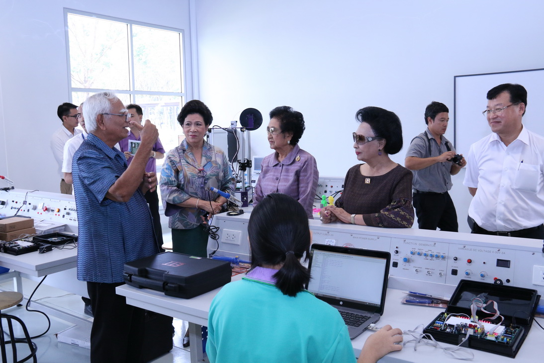 คณะผู้บริหารวิทยาลัยเทคโนโลยีจิตรลดา ได้เข้าศึกษาดูงาน โครงการจัดตั้งสถาบันอุดมศึกษาและ โรงเรียนวิทยาศาสตร์ — 31 กรกฎาคม 2025 — สถาบันเทคโนโลยีจิตรลดา CDTI