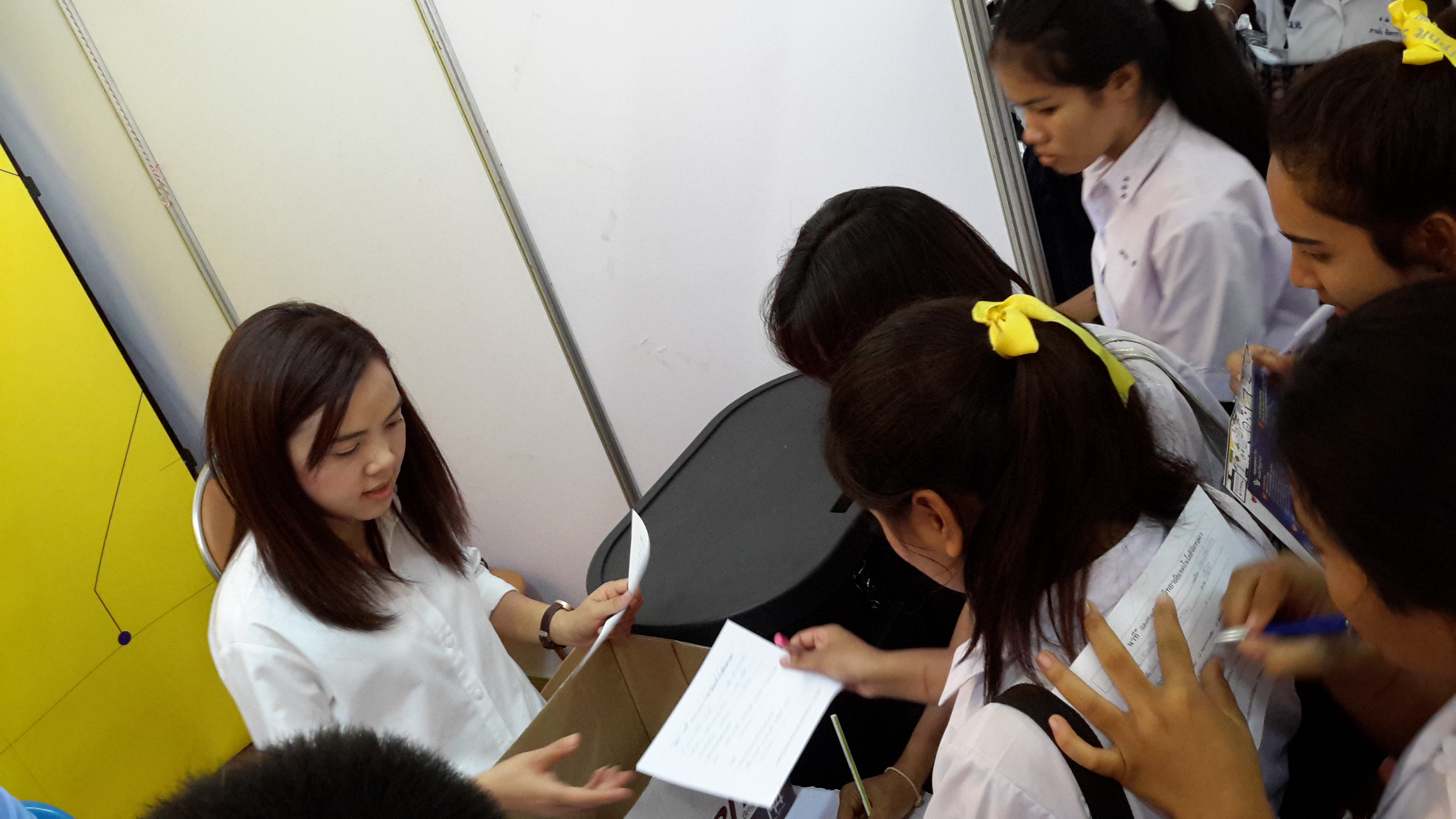 นิทรรศการตลาดนัดหลักสูตรอุดมศึกษาครั้งที่ 19 ประจำปี 2558 — 1 พฤษภาคม 2025 — สถาบันเทคโนโลยีจิตรลดา CDTI