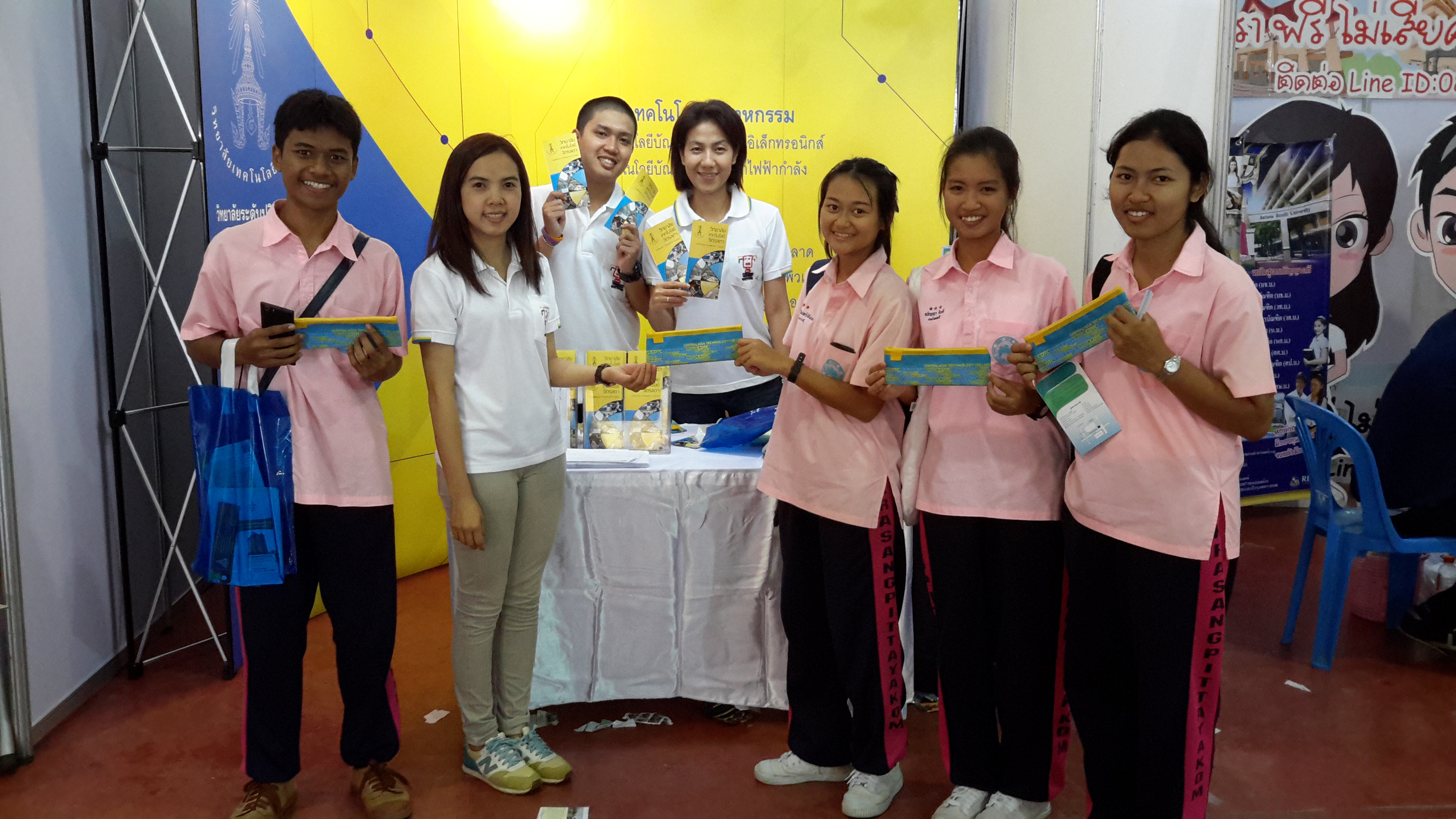 นิทรรศการตลาดนัดหลักสูตรอุดมศึกษาครั้งที่ 19 ประจำปี 2558 — 1 พฤษภาคม 2025 — สถาบันเทคโนโลยีจิตรลดา CDTI