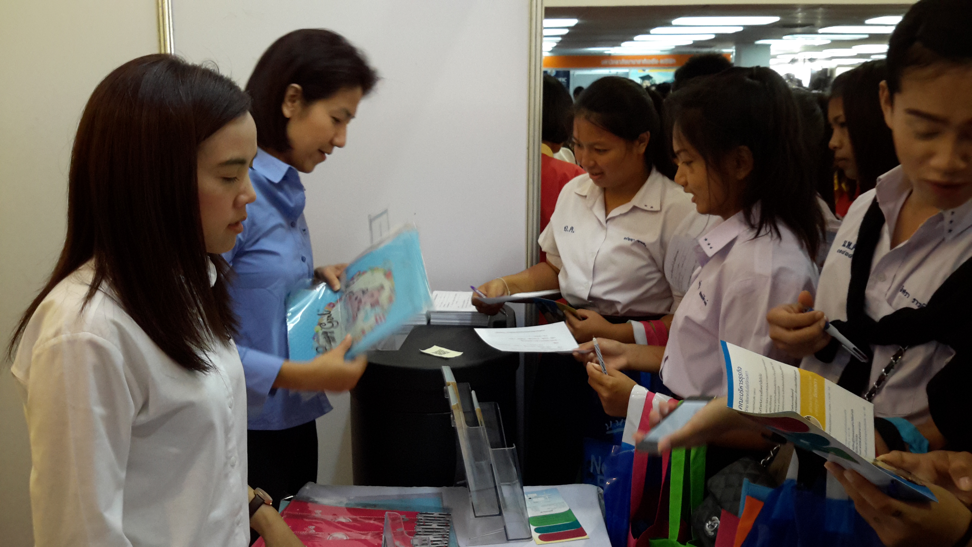 นิทรรศการตลาดนัดหลักสูตรอุดมศึกษาครั้งที่ 19 ประจำปี 2558 — 1 พฤษภาคม 2025 — สถาบันเทคโนโลยีจิตรลดา CDTI