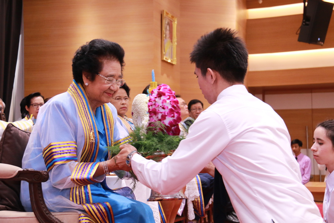 พิธีไหว้ครู ประจำปีการศึกษา ๒๕๕๘ วิทยาลัยเทคโนโลยีจิตรลดา — 1 พฤษภาคม 2025 — สถาบันเทคโนโลยีจิตรลดา CDTI