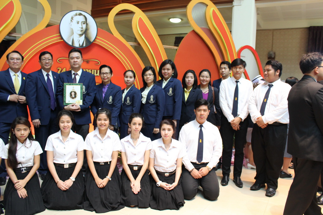 กิจกรรมวางพวงมาลา เนื่องในวันมหิดล — 1 พฤษภาคม 2025 — สถาบันเทคโนโลยีจิตรลดา CDTI