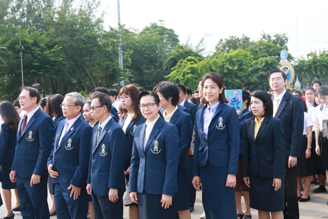 คณะอาจารย์ เจ้าหน้าที่ และนักศึกษาวิทยาลัยเทคโนโลยีจิตรลดา ร่วมพิธีวางพวงมาลาเนื่องในวันปิยมหาราช — 1 พฤษภาคม 2025 — สถาบันเทคโนโลยีจิตรลดา CDTI