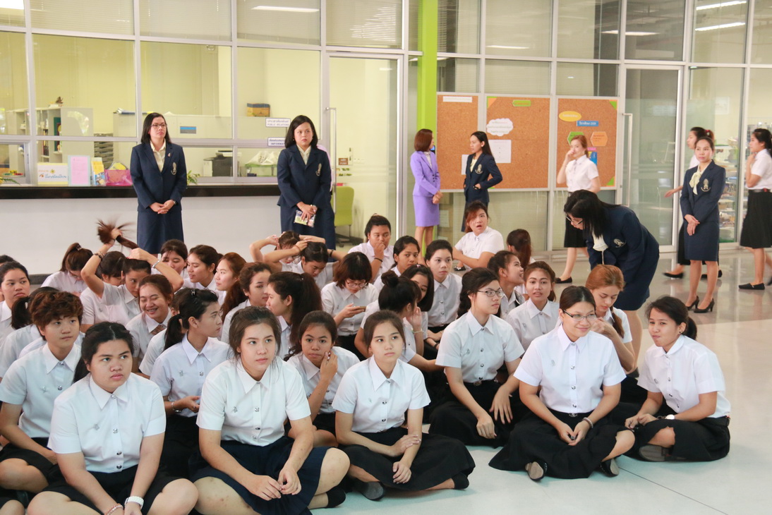 คณะอาจารย์ เจ้าหน้าที่ และนักศึกษาวิทยาลัยเทคโนโลยีจิตรลดา ร่วมพิธีวางพวงมาลาเนื่องในวันปิยมหาราช — 1 พฤษภาคม 2025 — สถาบันเทคโนโลยีจิตรลดา CDTI