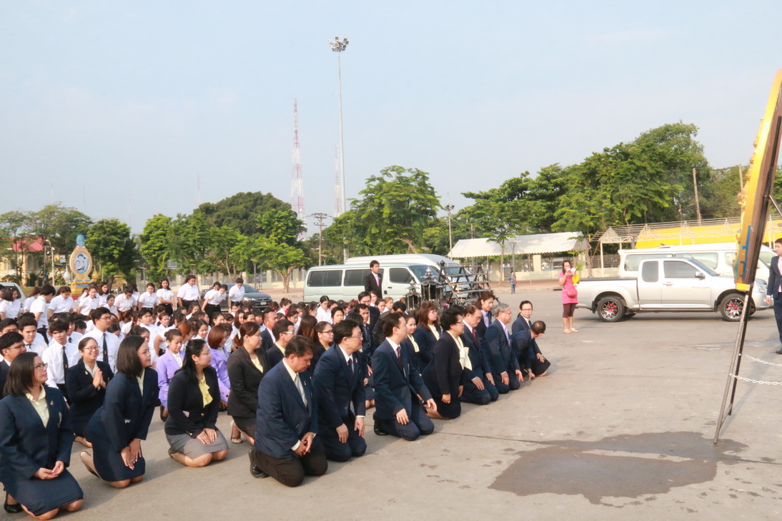 คณะอาจารย์ เจ้าหน้าที่ และนักศึกษาวิทยาลัยเทคโนโลยีจิตรลดา ร่วมพิธีวางพวงมาลาเนื่องในวันปิยมหาราช — 1 พฤษภาคม 2025 — สถาบันเทคโนโลยีจิตรลดา CDTI