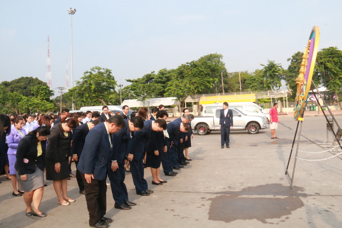คณะอาจารย์ เจ้าหน้าที่ และนักศึกษาวิทยาลัยเทคโนโลยีจิตรลดา ร่วมพิธีวางพวงมาลาเนื่องในวันปิยมหาราช — 1 พฤษภาคม 2025 — สถาบันเทคโนโลยีจิตรลดา CDTI