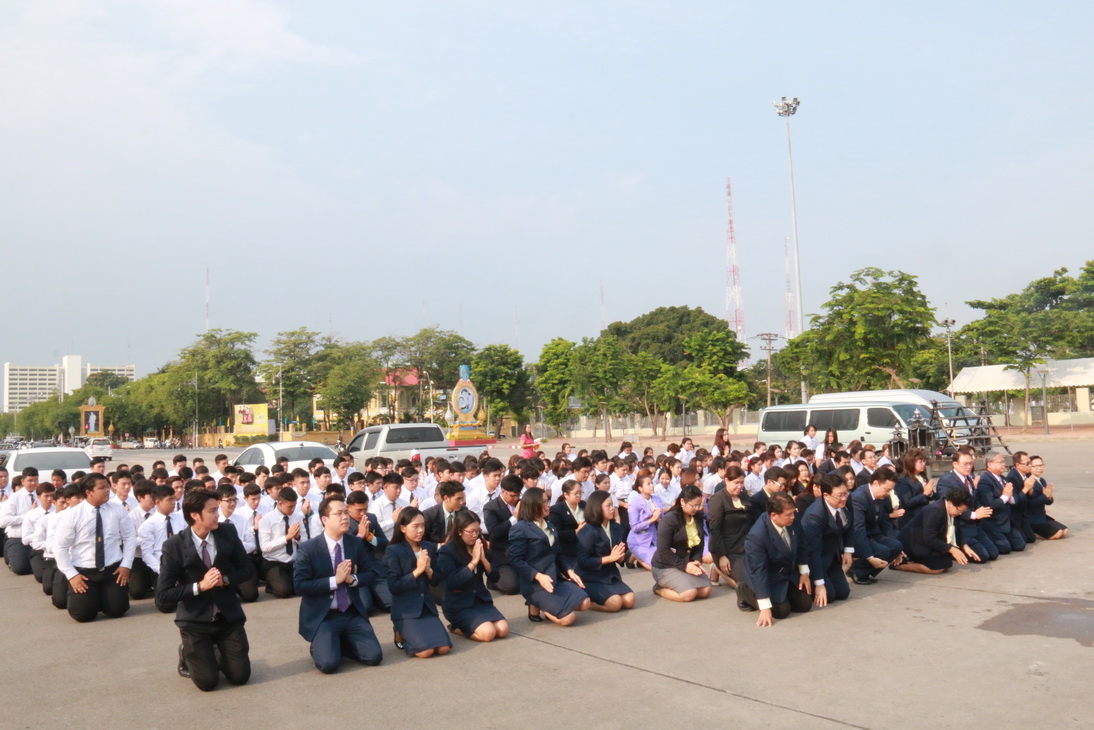 คณะอาจารย์ เจ้าหน้าที่ และนักศึกษาวิทยาลัยเทคโนโลยีจิตรลดา ร่วมพิธีวางพวงมาลาเนื่องในวันปิยมหาราช — 1 พฤษภาคม 2025 — สถาบันเทคโนโลยีจิตรลดา CDTI