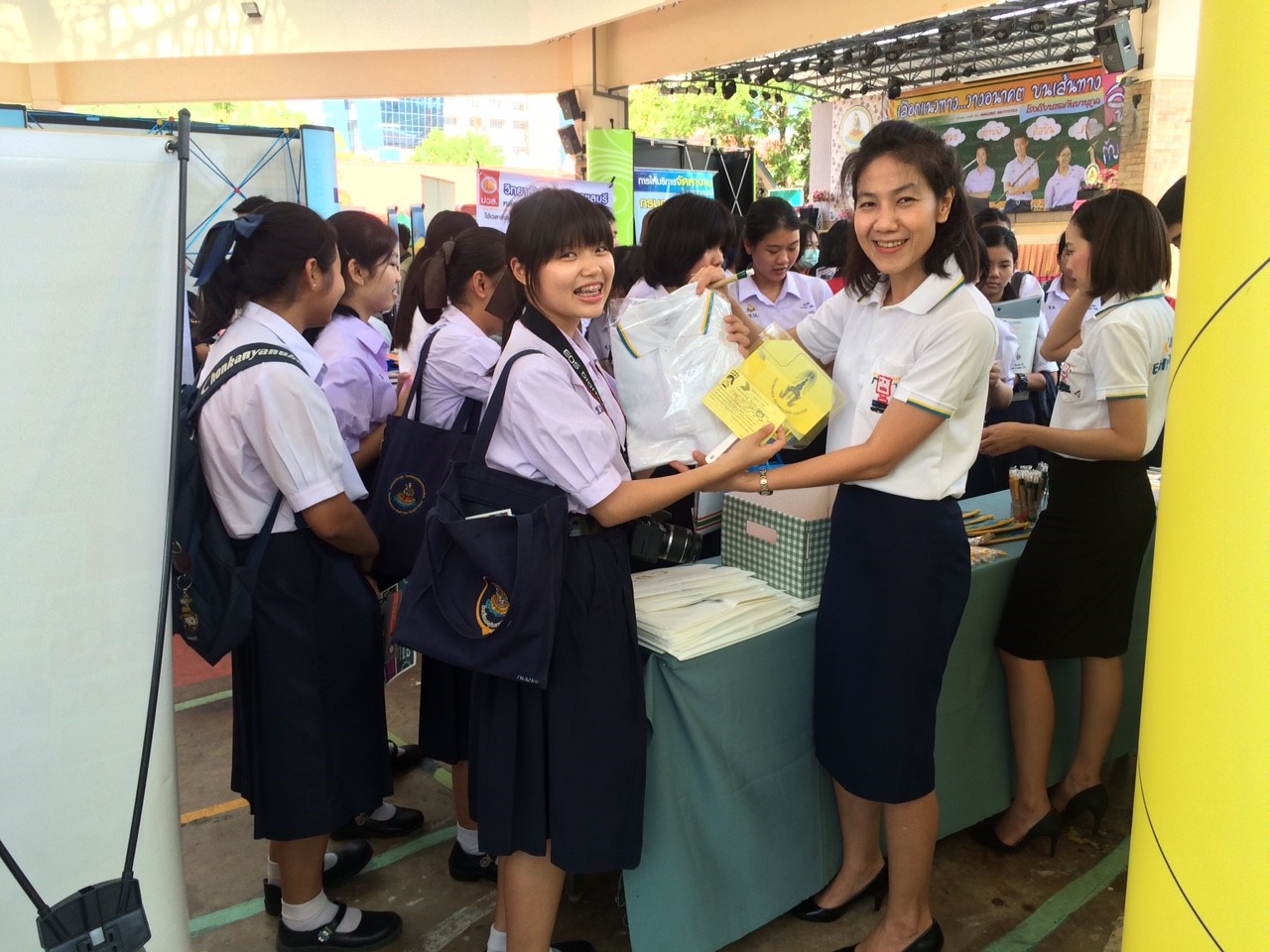 กิจกรรม"บนเส้นทางสู่ฝัน กับสถาบันดี๊ดี" โรงเรียนชลกันยานุกุล — 1 พฤษภาคม 2025 — สถาบันเทคโนโลยีจิตรลดา CDTI