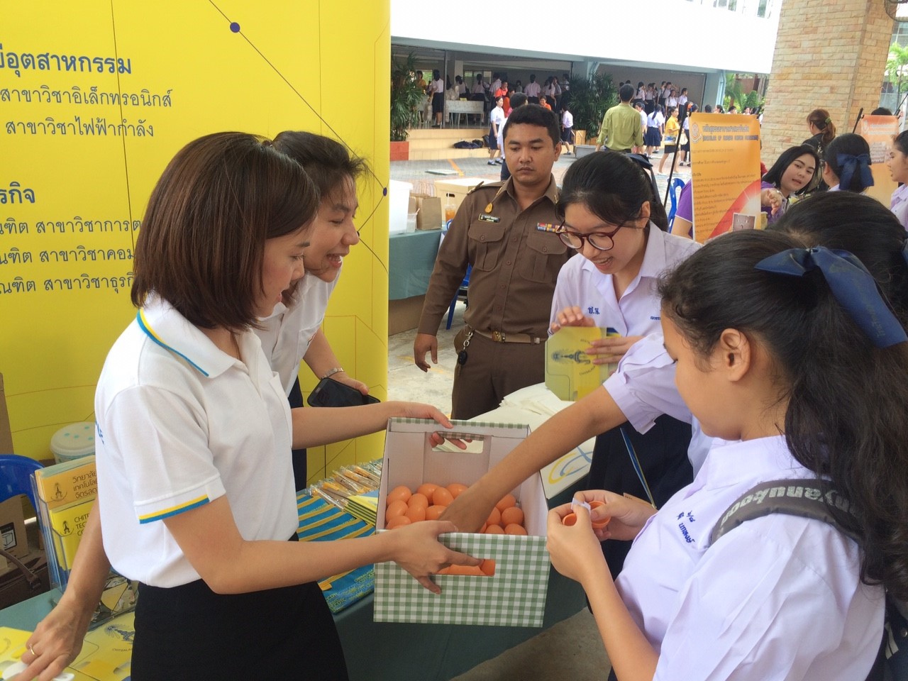 กิจกรรม"บนเส้นทางสู่ฝัน กับสถาบันดี๊ดี" โรงเรียนชลกันยานุกุล — 1 พฤษภาคม 2025 — สถาบันเทคโนโลยีจิตรลดา CDTI