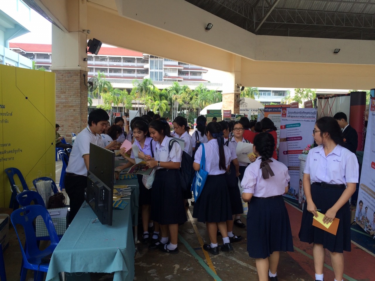 กิจกรรม"บนเส้นทางสู่ฝัน กับสถาบันดี๊ดี" โรงเรียนชลกันยานุกุล — 1 พฤษภาคม 2025 — สถาบันเทคโนโลยีจิตรลดา CDTI