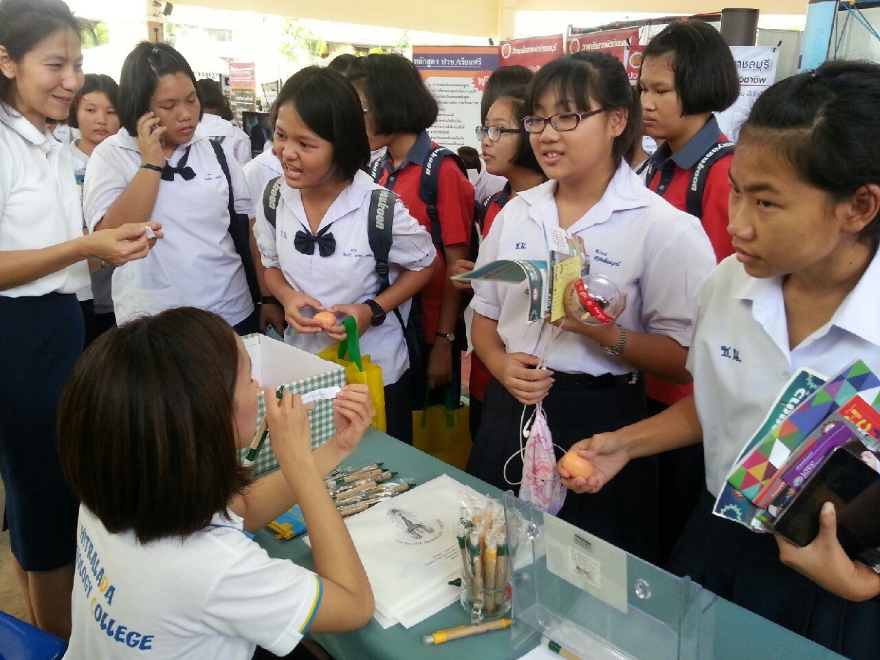 กิจกรรม"บนเส้นทางสู่ฝัน กับสถาบันดี๊ดี" โรงเรียนชลกันยานุกุล — 1 พฤษภาคม 2025 — สถาบันเทคโนโลยีจิตรลดา CDTI