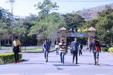 ประมวลภาพกิจกรรมจิตรอาสา ณ โรงเรียนตำรวจตระเวนชายแดนบ้านถ้ำหิน อำเภอสวนผึ่ง จังหวัดราชบุรี — 1 พฤษภาคม 2025 — สถาบันเทคโนโลยีจิตรลดา CDTI