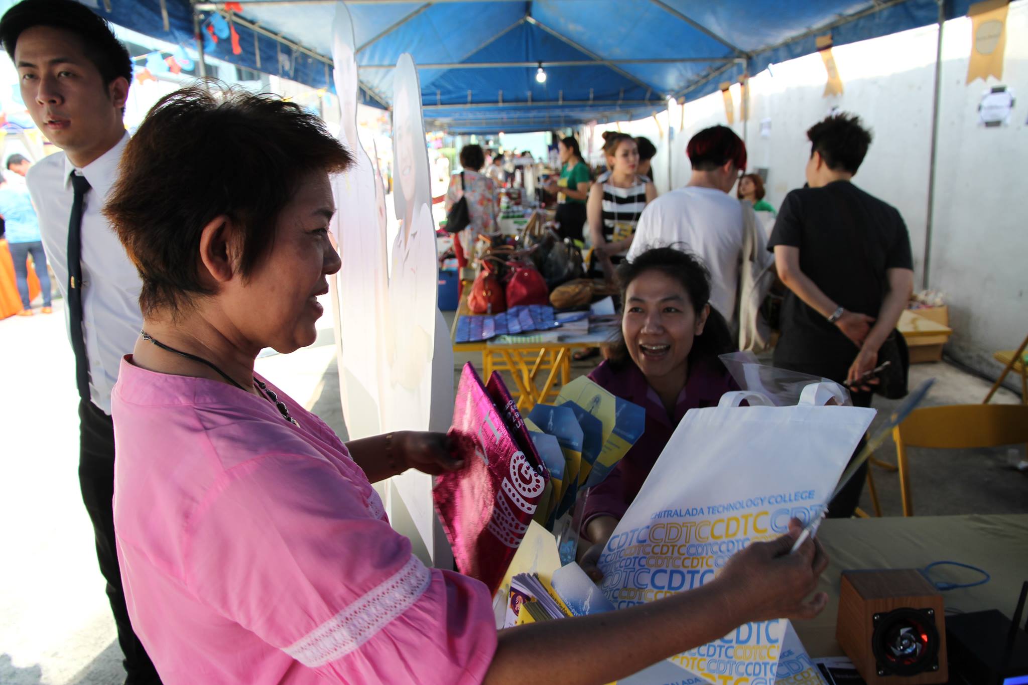 งานตลาดนัดไอเดีย ณ บริเวณอาคารมาลีนนท์ ทาวเวอร์ — 1 พฤษภาคม 2025 — สถาบันเทคโนโลยีจิตรลดา CDTI