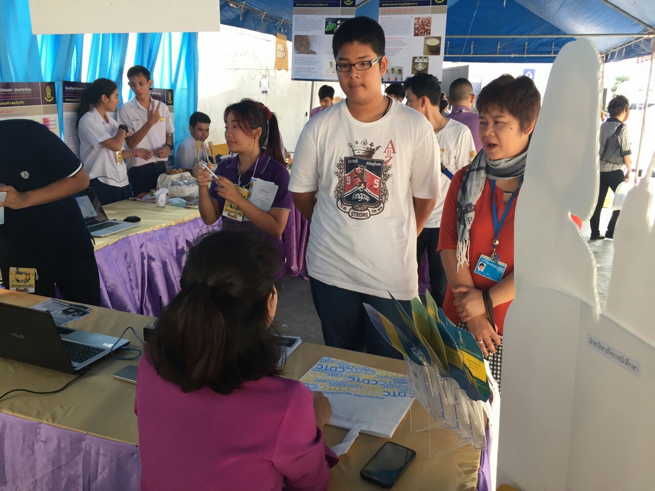 งานตลาดนัดไอเดีย ณ บริเวณอาคารมาลีนนท์ ทาวเวอร์ — 1 พฤษภาคม 2025 — สถาบันเทคโนโลยีจิตรลดา CDTI