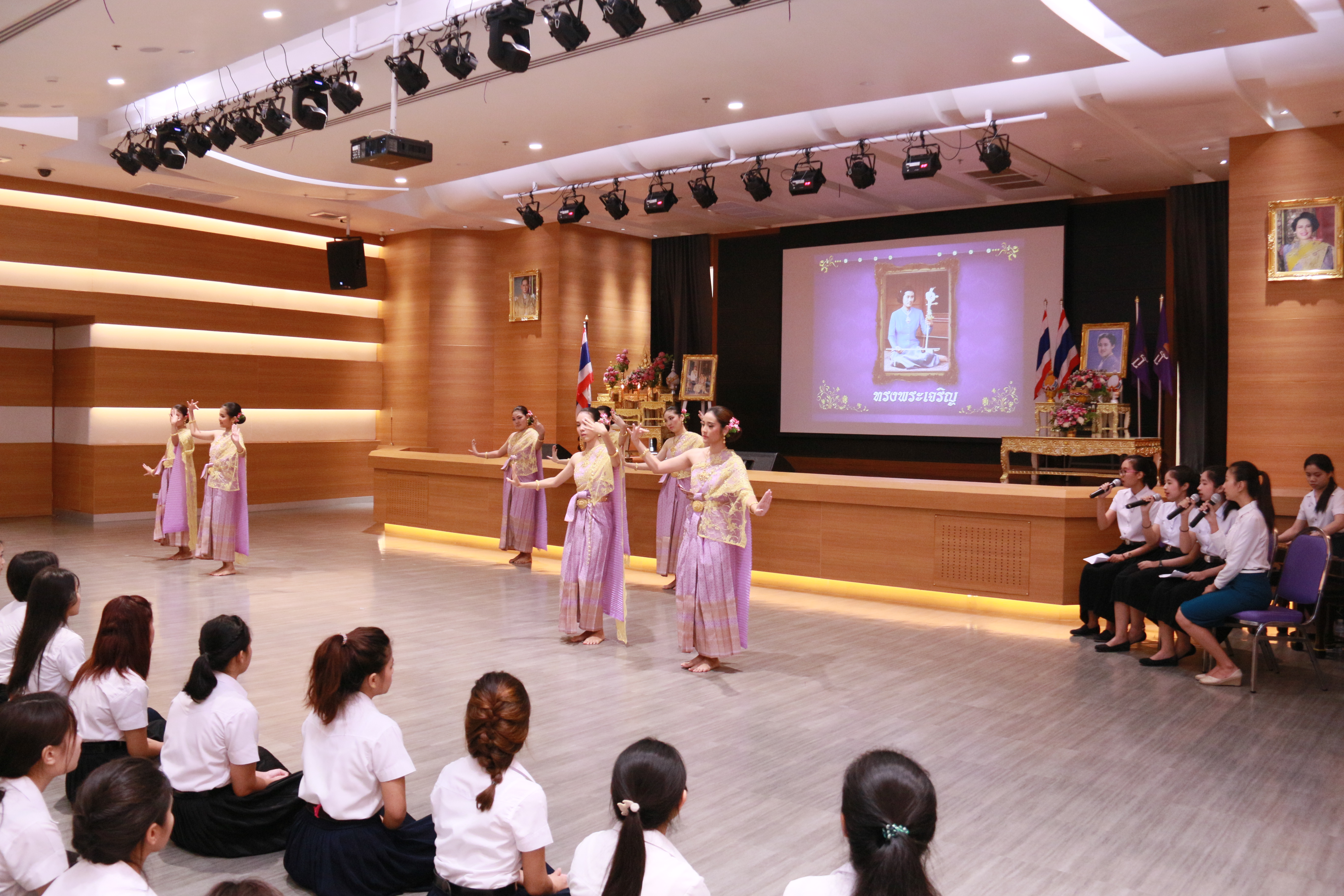 วันศุกร์ที่ 1 เมษายน 2559 พิธีถวายพระพรชัยมงคล สมเด็จพระเทพรัตนราชสุดาฯสยามบรมราชกุมารี — 1 พฤษภาคม 2025 — สถาบันเทคโนโลยีจิตรลดา CDTI