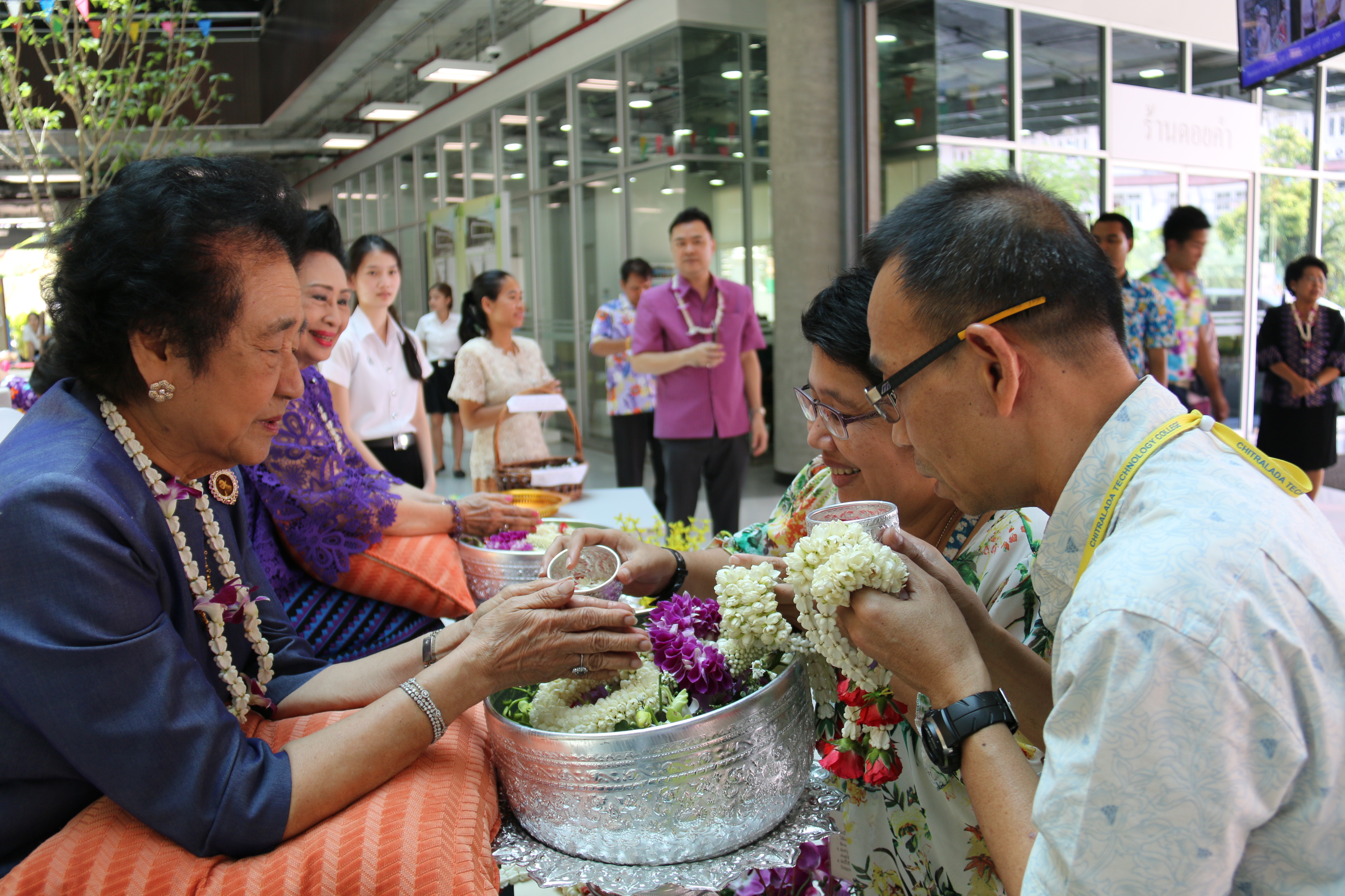 พิธีสรงน้ำพระ-รดน้ำดำหัว — 20 พฤษภาคม 2025 — สถาบันเทคโนโลยีจิตรลดา CDTI