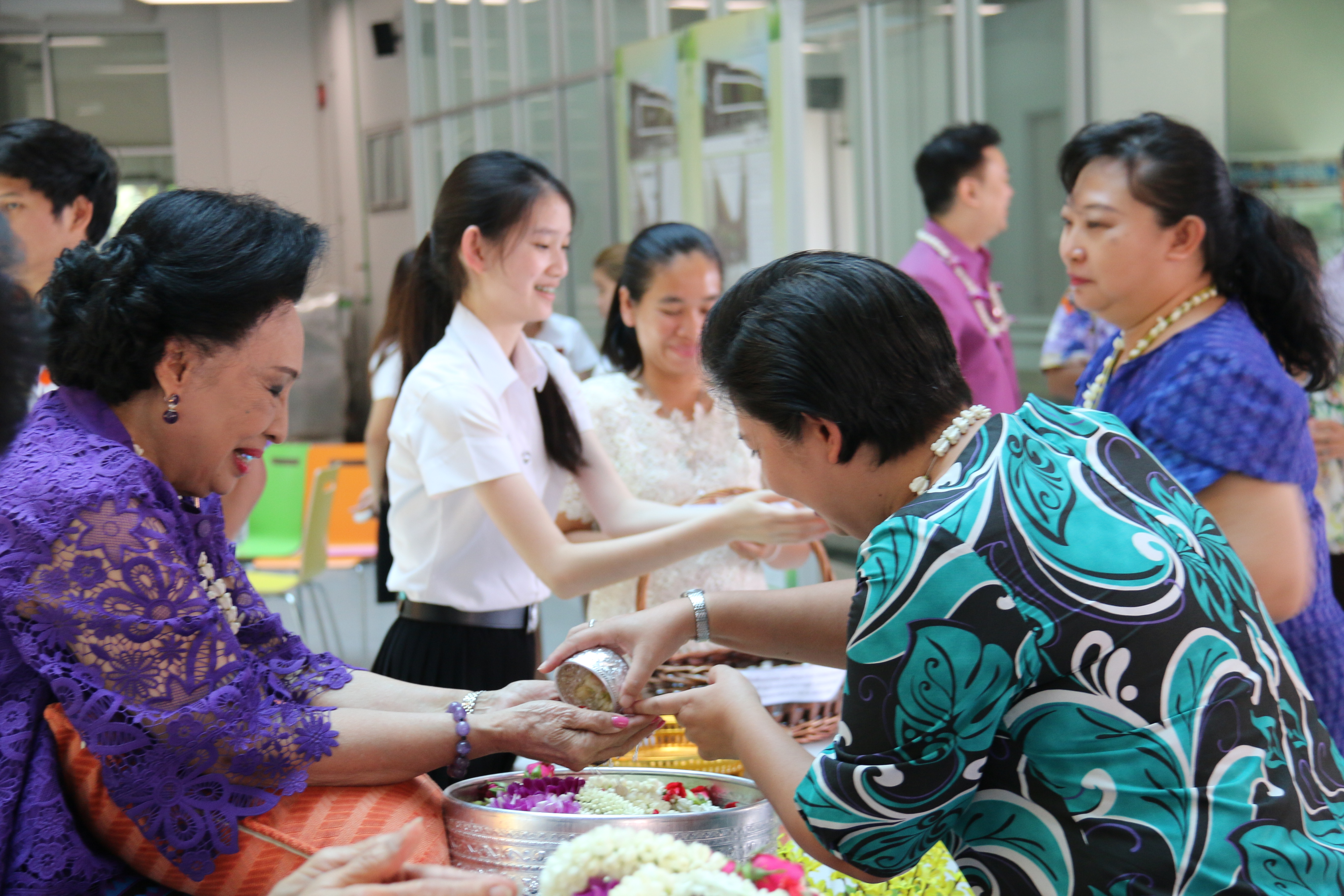 พิธีสรงน้ำพระ-รดน้ำดำหัว — 20 พฤษภาคม 2025 — สถาบันเทคโนโลยีจิตรลดา CDTI
