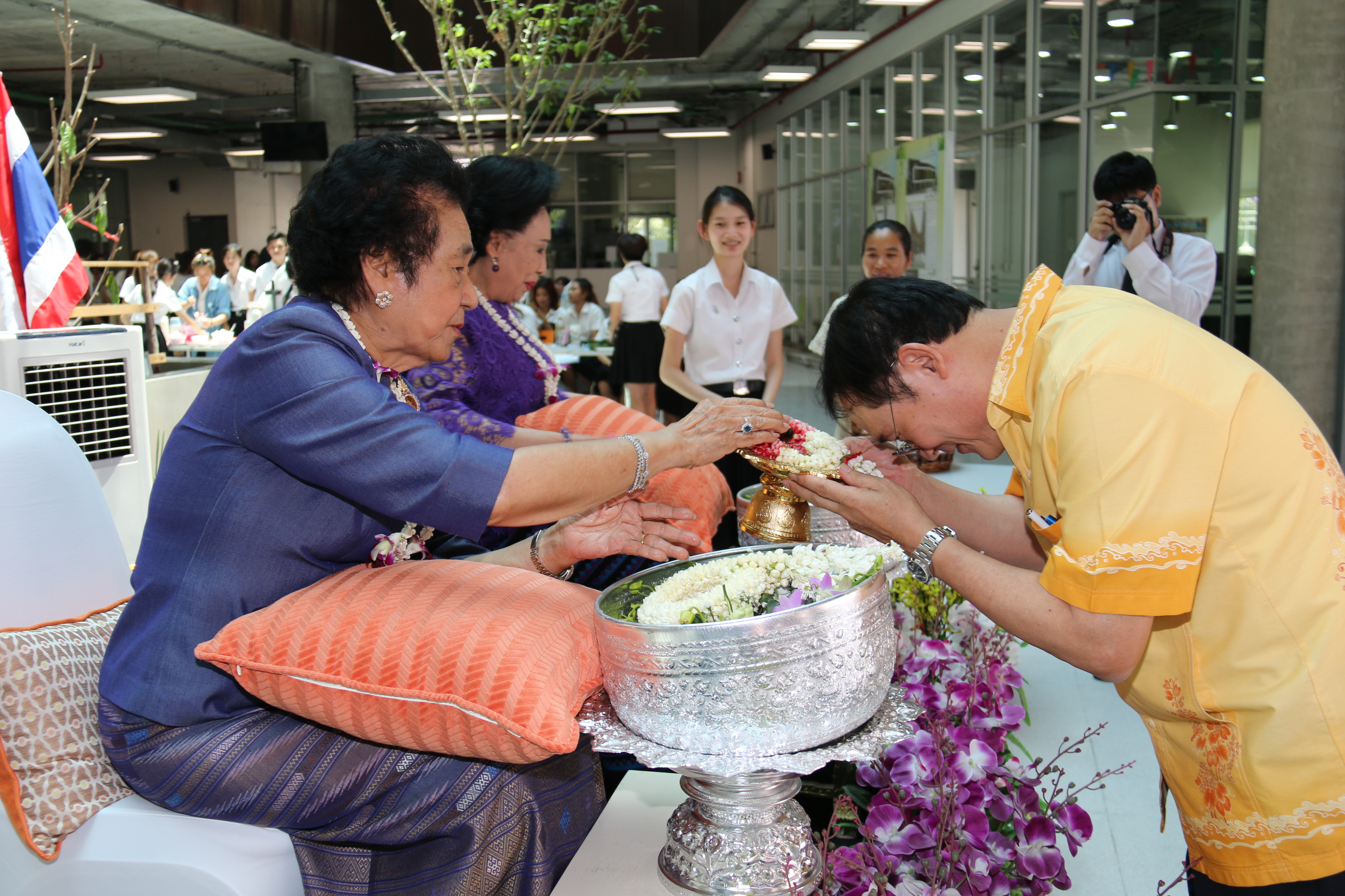 พิธีสรงน้ำพระ-รดน้ำดำหัว — 20 พฤษภาคม 2025 — สถาบันเทคโนโลยีจิตรลดา CDTI