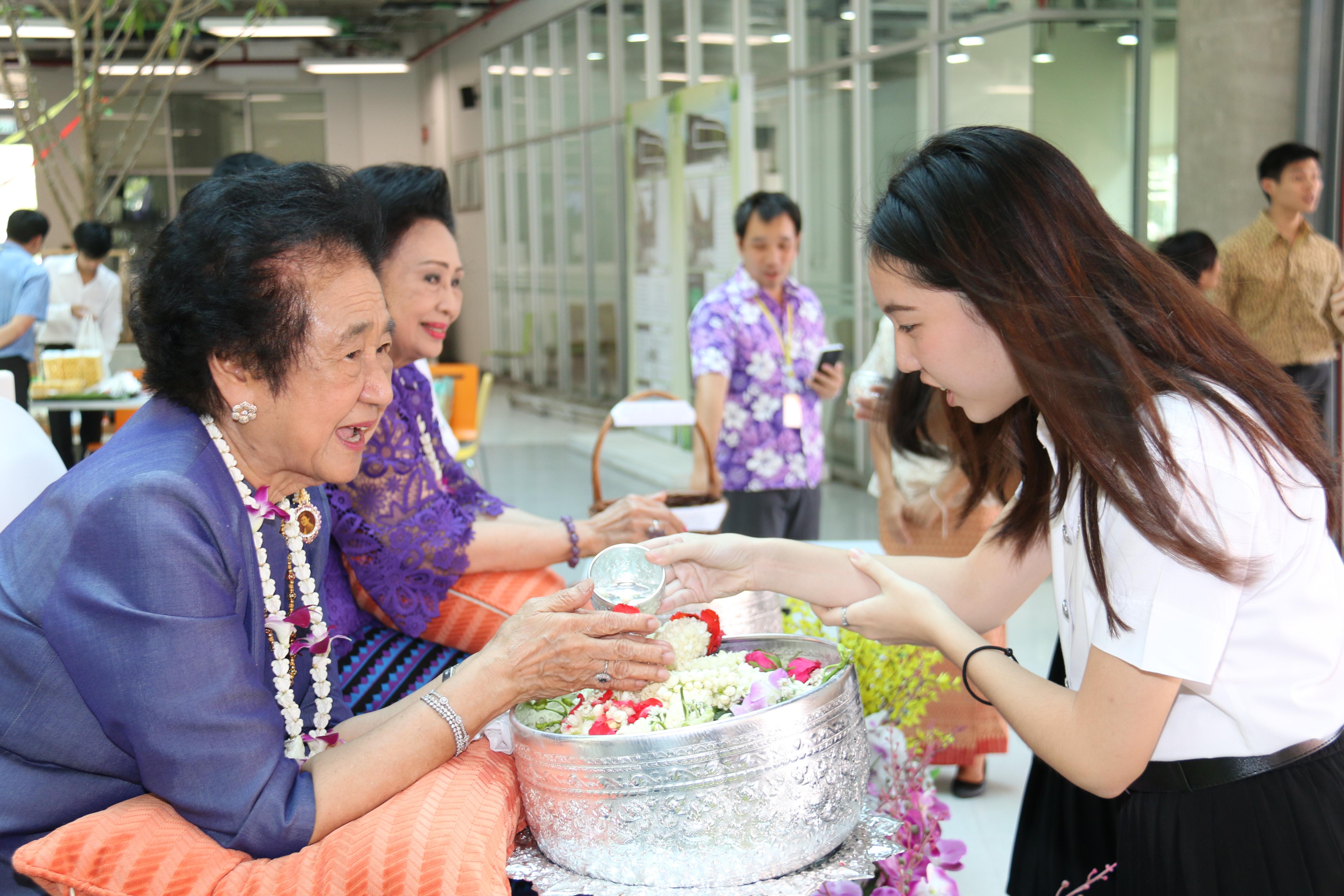 พิธีสรงน้ำพระ-รดน้ำดำหัว — 20 พฤษภาคม 2025 — สถาบันเทคโนโลยีจิตรลดา CDTI