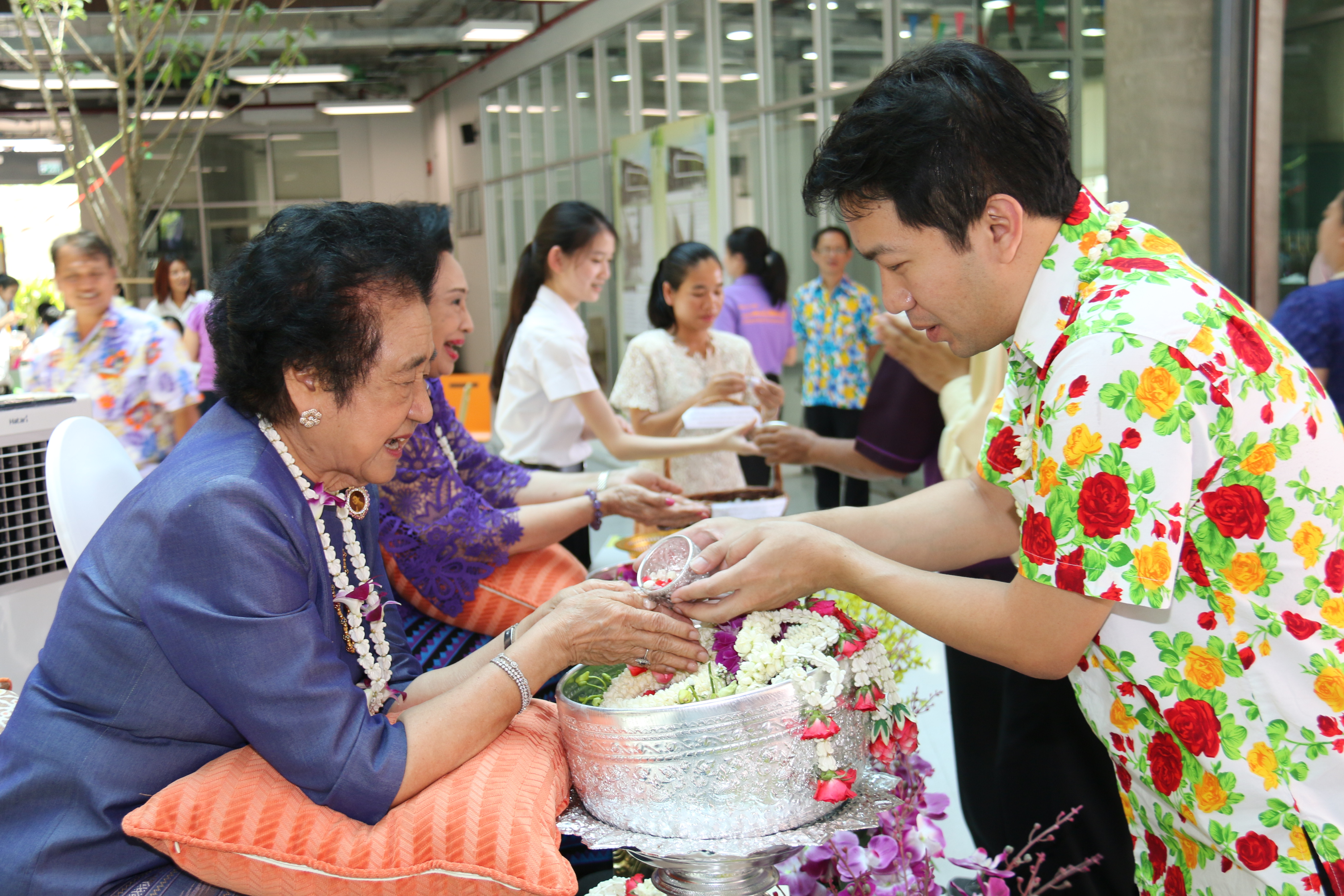 พิธีสรงน้ำพระ-รดน้ำดำหัว — 20 พฤษภาคม 2025 — สถาบันเทคโนโลยีจิตรลดา CDTI