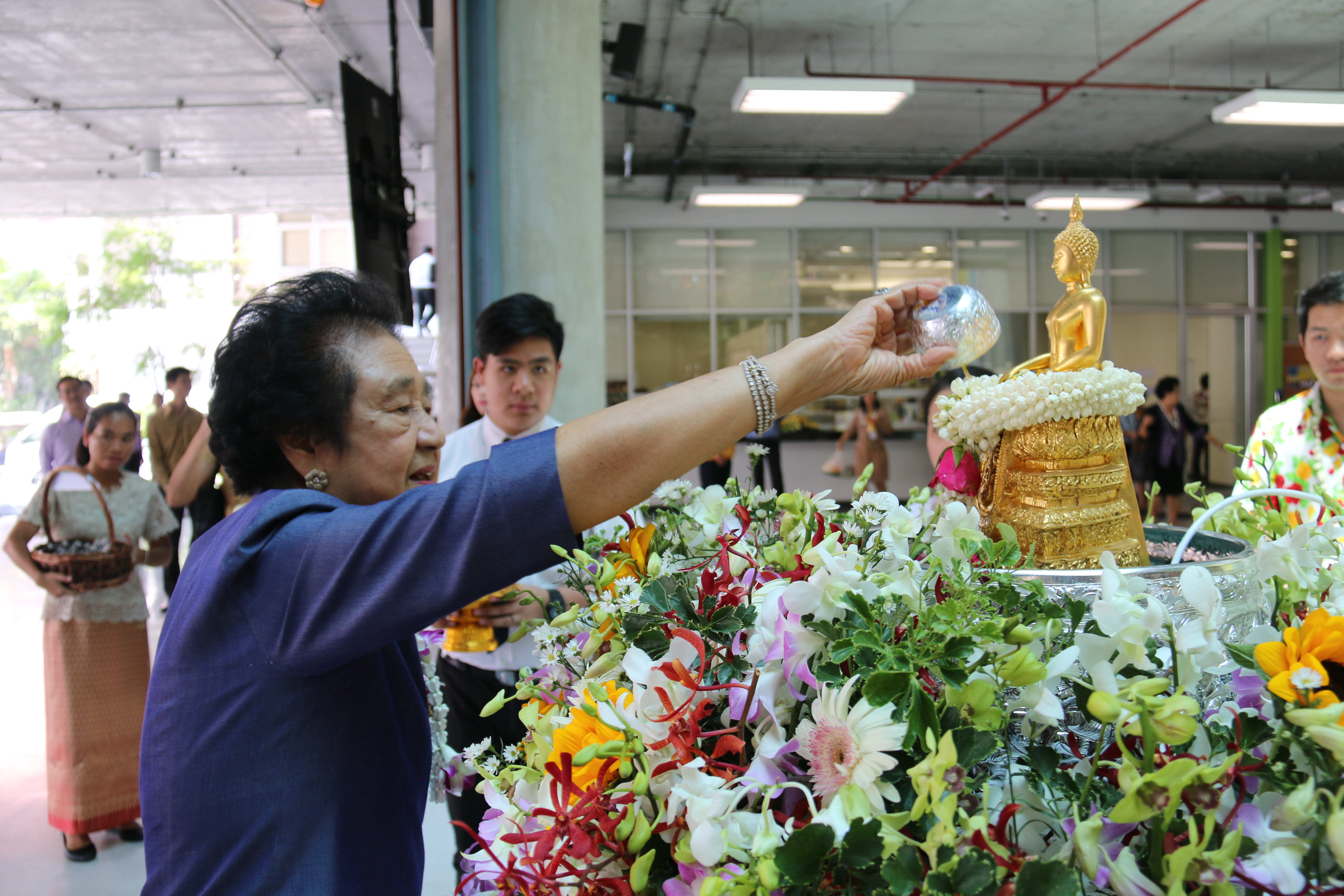 พิธีสรงน้ำพระ-รดน้ำดำหัว — 20 พฤษภาคม 2025 — สถาบันเทคโนโลยีจิตรลดา CDTI