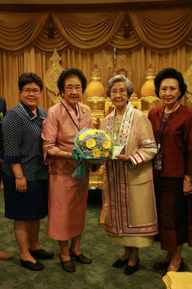 ร่วมแสดงความยินดี เนื่องในโอกาสที่ ท่านผู้หญิงทัศนีย์ บุณยคุปต์ ได้รับปริญญาพุทธศาสตรดุษฎีบัณฑิต รุ่น ๑๒ — 20 พฤษภาคม 2025 — สถาบันเทคโนโลยีจิตรลดา CDTI