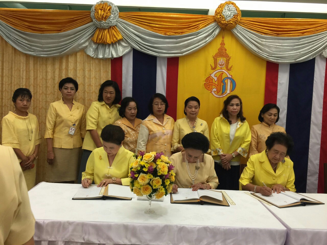 ลงนามถวายพระพรสมเด็จพระบรมโอรสาธิราชฯ — 2 พฤษภาคม 2025 — สถาบันเทคโนโลยีจิตรลดา CDTI