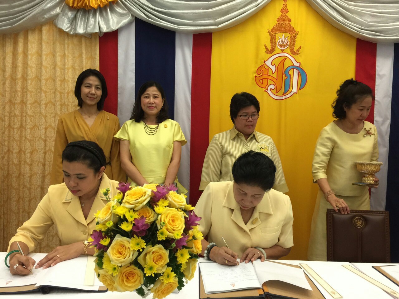 ลงนามถวายพระพรสมเด็จพระบรมโอรสาธิราชฯ — 2 พฤษภาคม 2025 — สถาบันเทคโนโลยีจิตรลดา CDTI