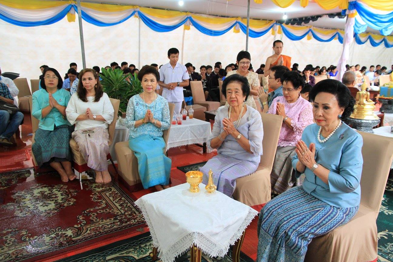 สวดมนต์ที่วัดปทุมวนารามราชวรวิหาร — 2 พฤษภาคม 2025 — สถาบันเทคโนโลยีจิตรลดา CDTI