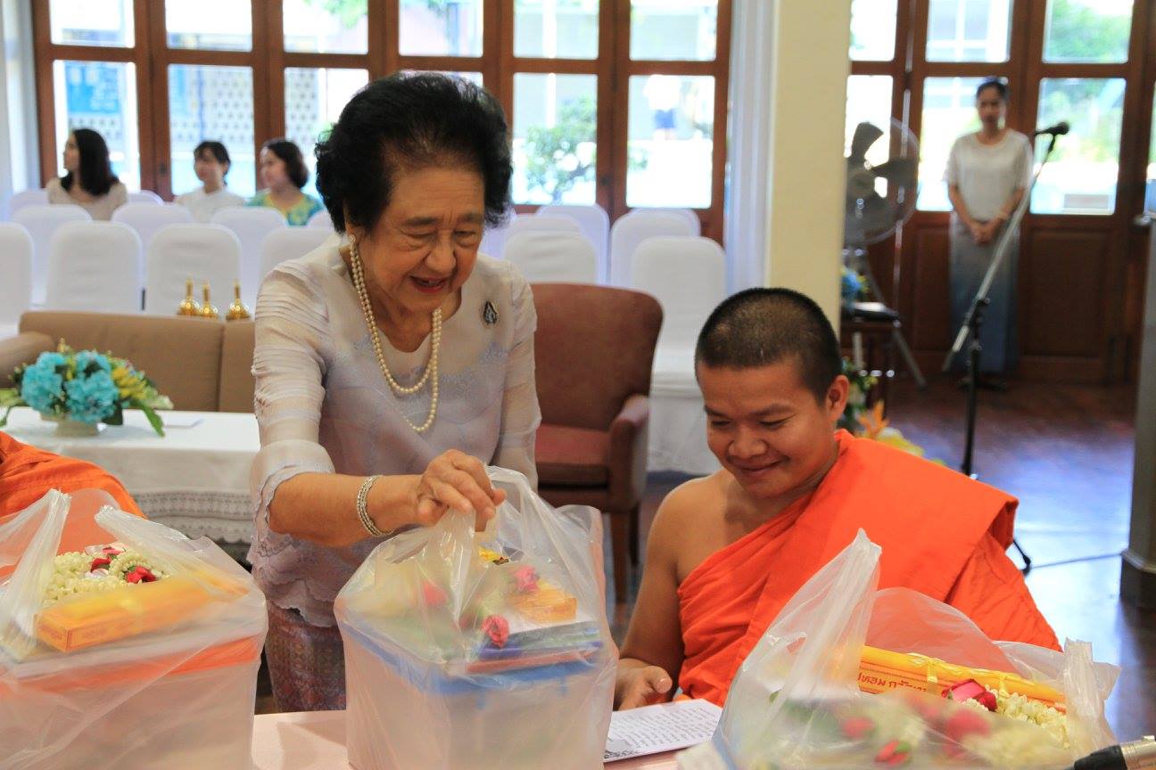 พิธีทำบุญตักบาตร — 2 พฤษภาคม 2025 — สถาบันเทคโนโลยีจิตรลดา CDTI
