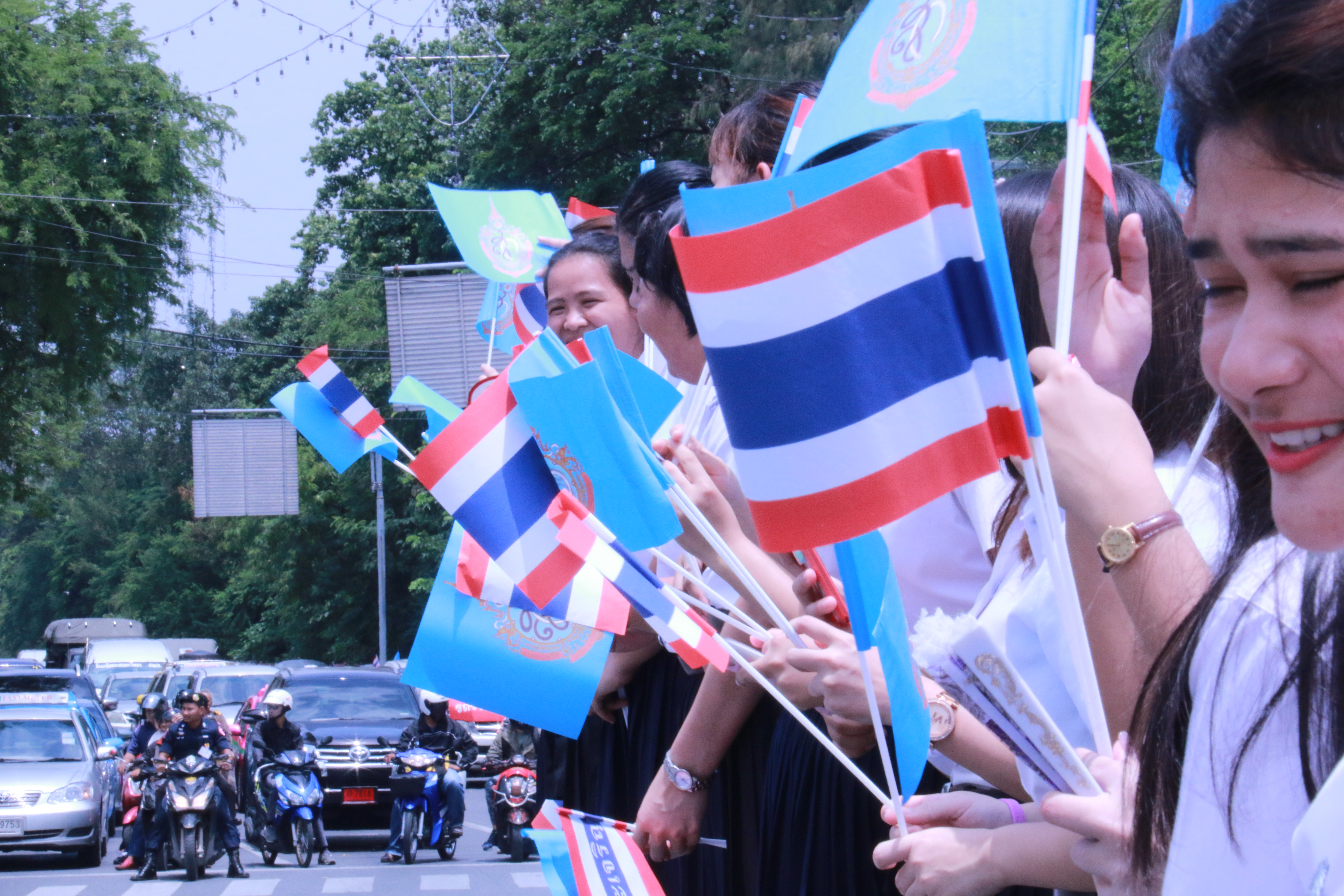 คณะผู้บริหาร คณาจารย์ บุคลากร นักศึกษาและนักเรียน วิทยาลัยเทคโนโลยีจิตรลดาและโรงเรียนจิตรลดา เฝ้าทูลละอองธุลีพระบาทรับเสด็จ สมเด็จพระนางเจ้า ฯ พระบรมราชินีนาถ — 2 พฤษภาคม 2025 — สถาบันเทคโนโลยีจิตรลดา CDTI