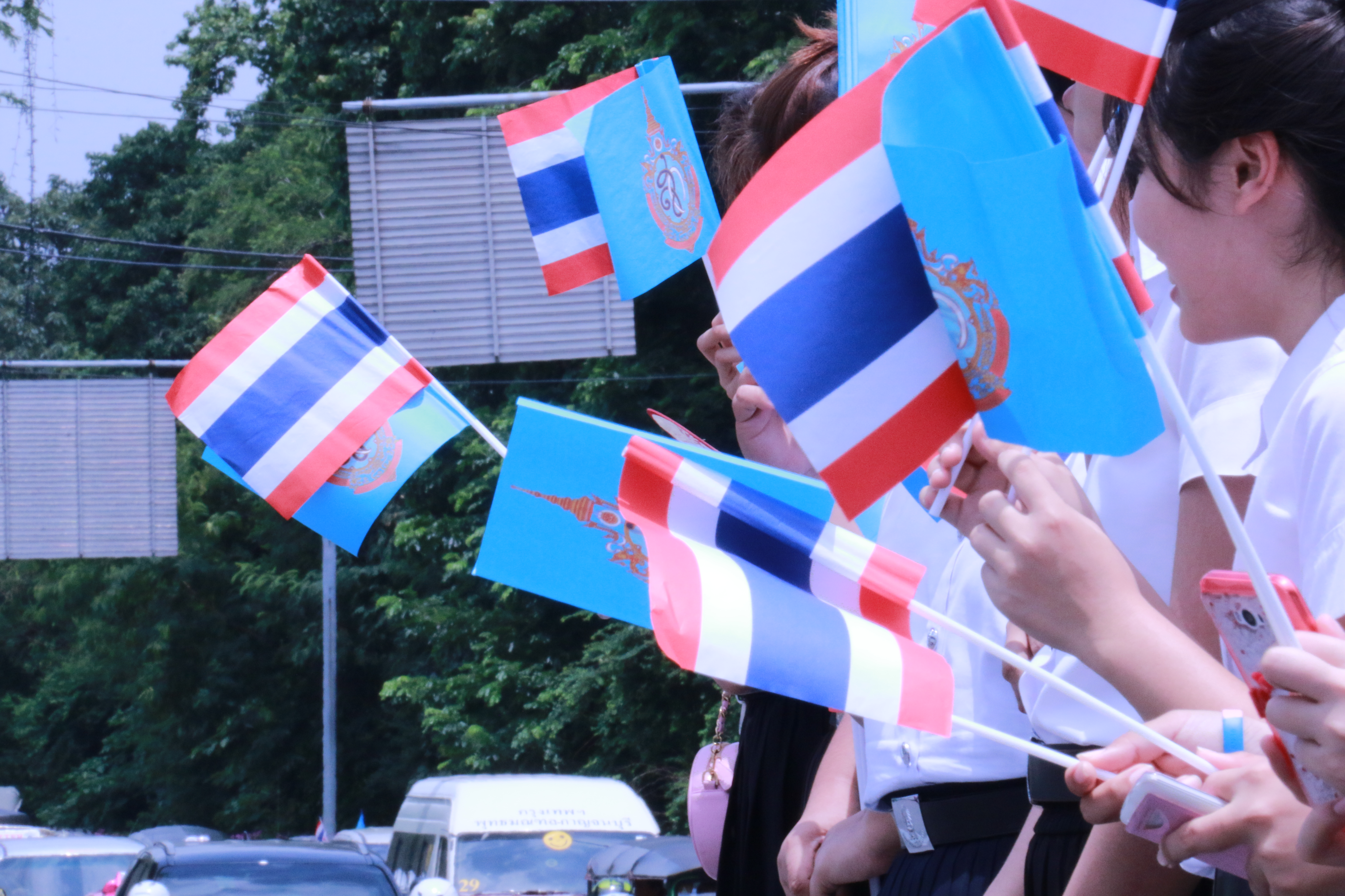 คณะผู้บริหาร คณาจารย์ บุคลากร นักศึกษาและนักเรียน วิทยาลัยเทคโนโลยีจิตรลดาและโรงเรียนจิตรลดา เฝ้าทูลละอองธุลีพระบาทรับเสด็จ สมเด็จพระนางเจ้า ฯ พระบรมราชินีนาถ — 2 พฤษภาคม 2025 — สถาบันเทคโนโลยีจิตรลดา CDTI