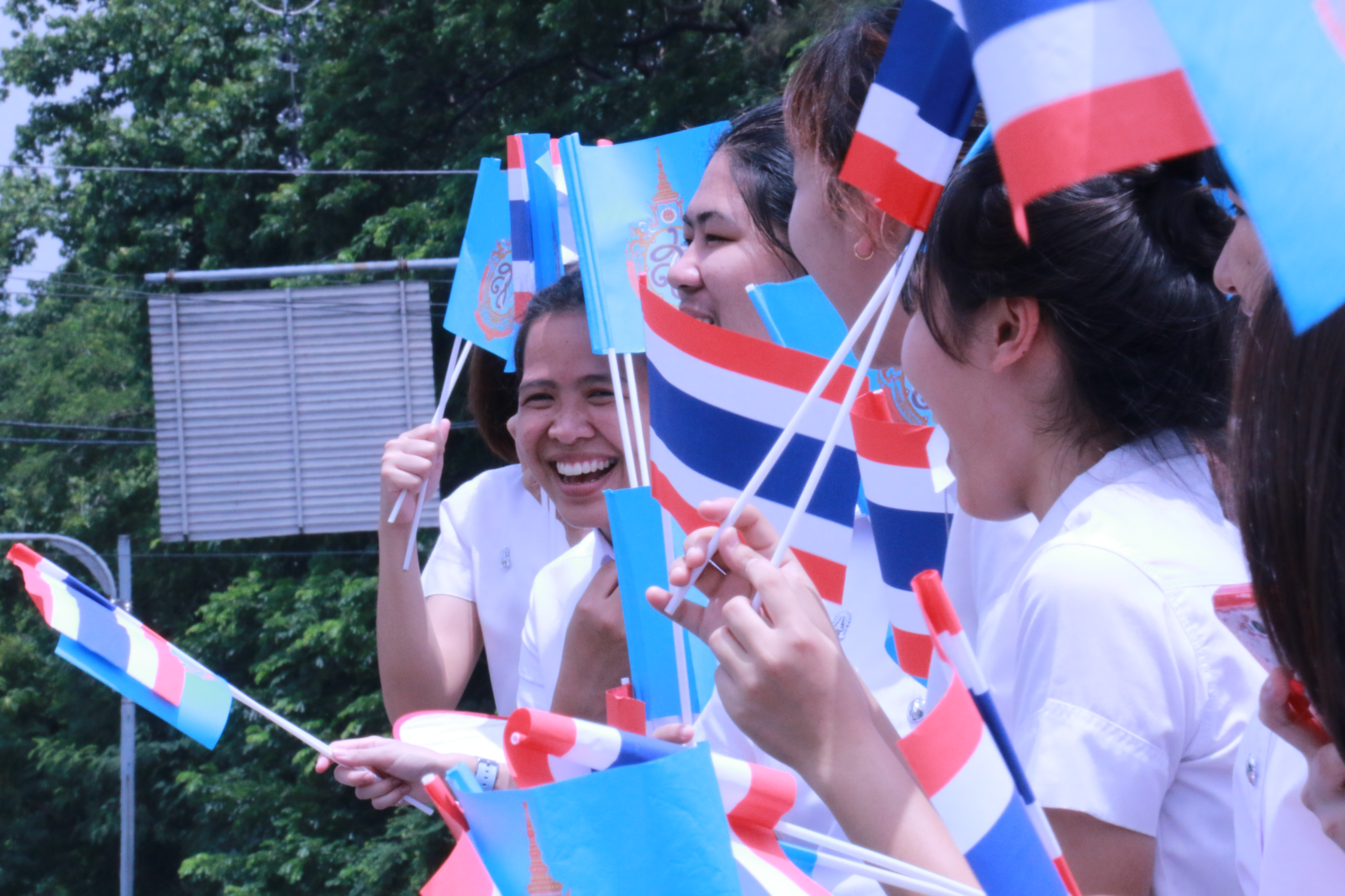 คณะผู้บริหาร คณาจารย์ บุคลากร นักศึกษาและนักเรียน วิทยาลัยเทคโนโลยีจิตรลดาและโรงเรียนจิตรลดา เฝ้าทูลละอองธุลีพระบาทรับเสด็จ สมเด็จพระนางเจ้า ฯ พระบรมราชินีนาถ — 2 พฤษภาคม 2025 — สถาบันเทคโนโลยีจิตรลดา CDTI