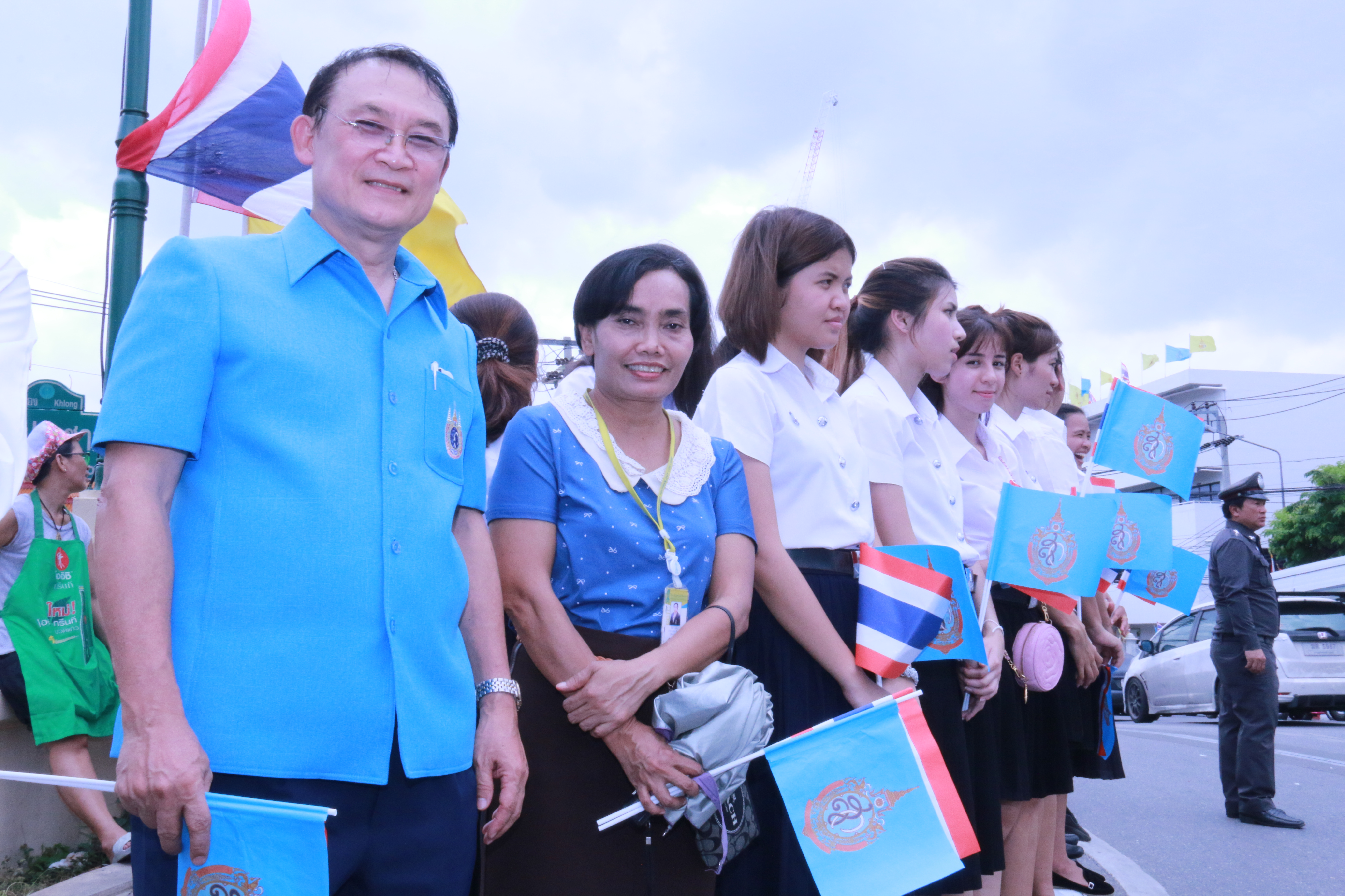 คณะผู้บริหาร คณาจารย์ บุคลากร นักศึกษาและนักเรียน วิทยาลัยเทคโนโลยีจิตรลดาและโรงเรียนจิตรลดา เฝ้าทูลละอองธุลีพระบาทรับเสด็จ สมเด็จพระนางเจ้า ฯ พระบรมราชินีนาถ — 2 พฤษภาคม 2025 — สถาบันเทคโนโลยีจิตรลดา CDTI