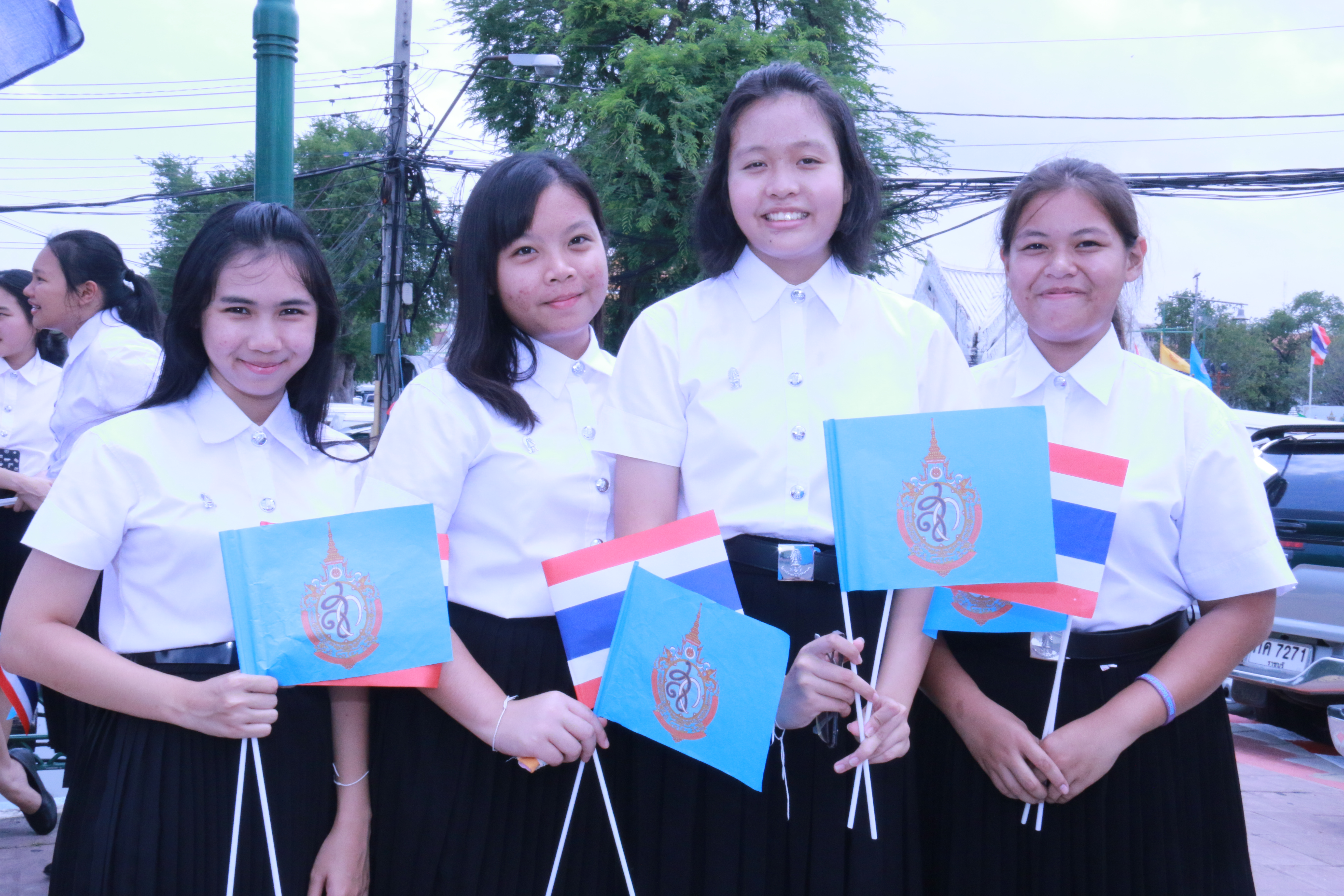 คณะผู้บริหาร คณาจารย์ บุคลากร นักศึกษาและนักเรียน วิทยาลัยเทคโนโลยีจิตรลดาและโรงเรียนจิตรลดา เฝ้าทูลละอองธุลีพระบาทรับเสด็จ สมเด็จพระนางเจ้า ฯ พระบรมราชินีนาถ — 2 พฤษภาคม 2025 — สถาบันเทคโนโลยีจิตรลดา CDTI