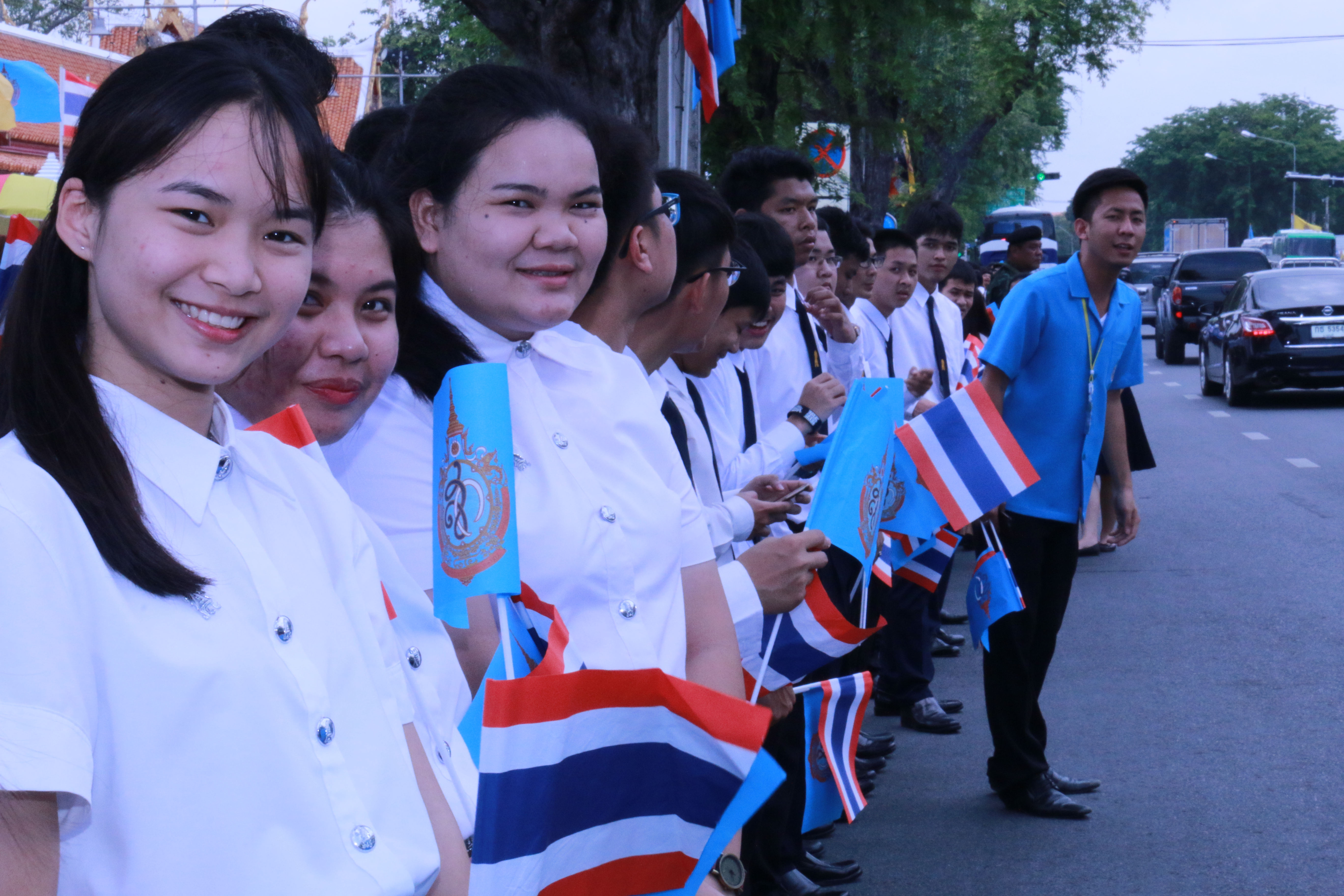 คณะผู้บริหาร คณาจารย์ บุคลากร นักศึกษาและนักเรียน วิทยาลัยเทคโนโลยีจิตรลดาและโรงเรียนจิตรลดา เฝ้าทูลละอองธุลีพระบาทรับเสด็จ สมเด็จพระนางเจ้า ฯ พระบรมราชินีนาถ — 2 พฤษภาคม 2025 — สถาบันเทคโนโลยีจิตรลดา CDTI