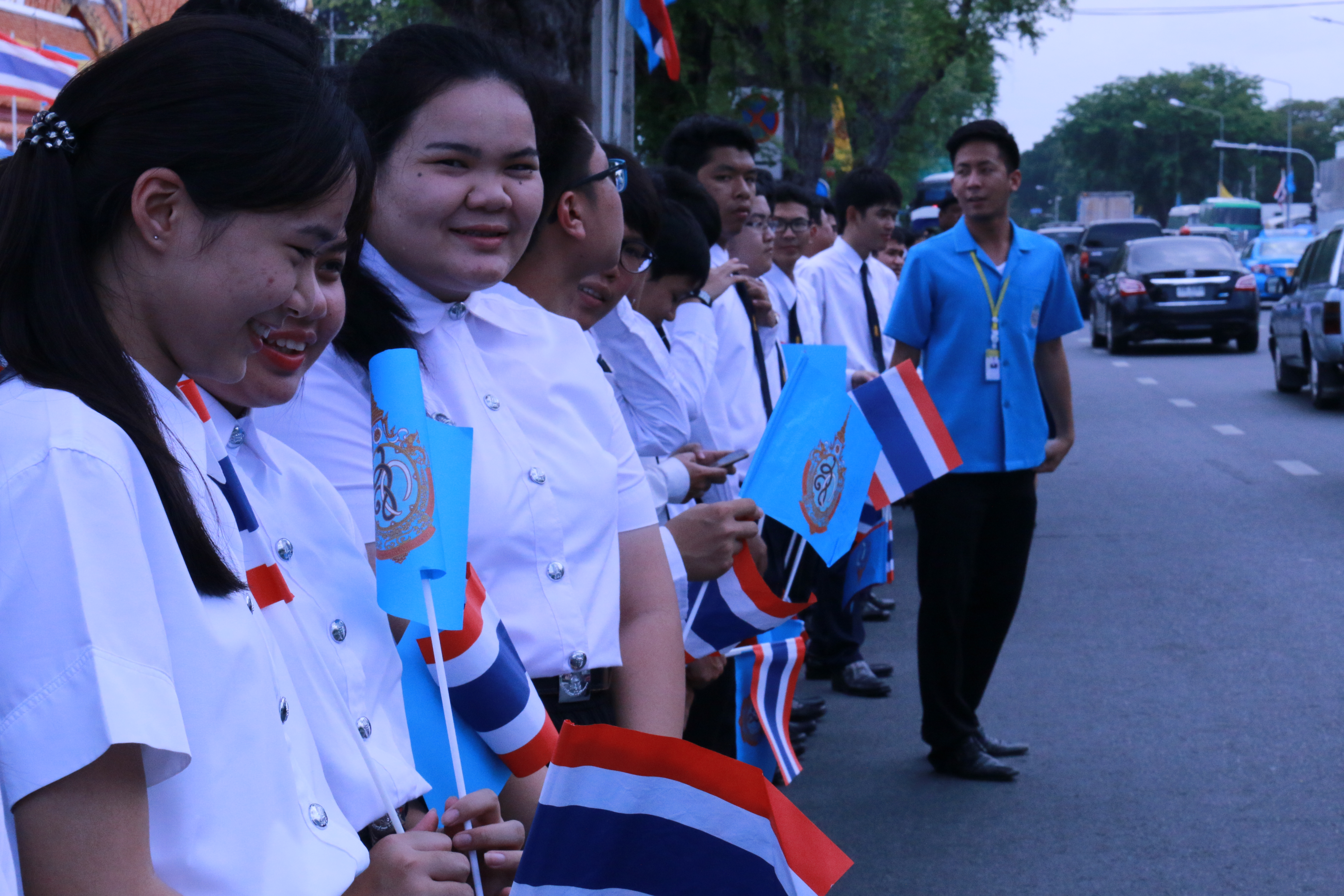 คณะผู้บริหาร คณาจารย์ บุคลากร นักศึกษาและนักเรียน วิทยาลัยเทคโนโลยีจิตรลดาและโรงเรียนจิตรลดา เฝ้าทูลละอองธุลีพระบาทรับเสด็จ สมเด็จพระนางเจ้า ฯ พระบรมราชินีนาถ — 2 พฤษภาคม 2025 — สถาบันเทคโนโลยีจิตรลดา CDTI