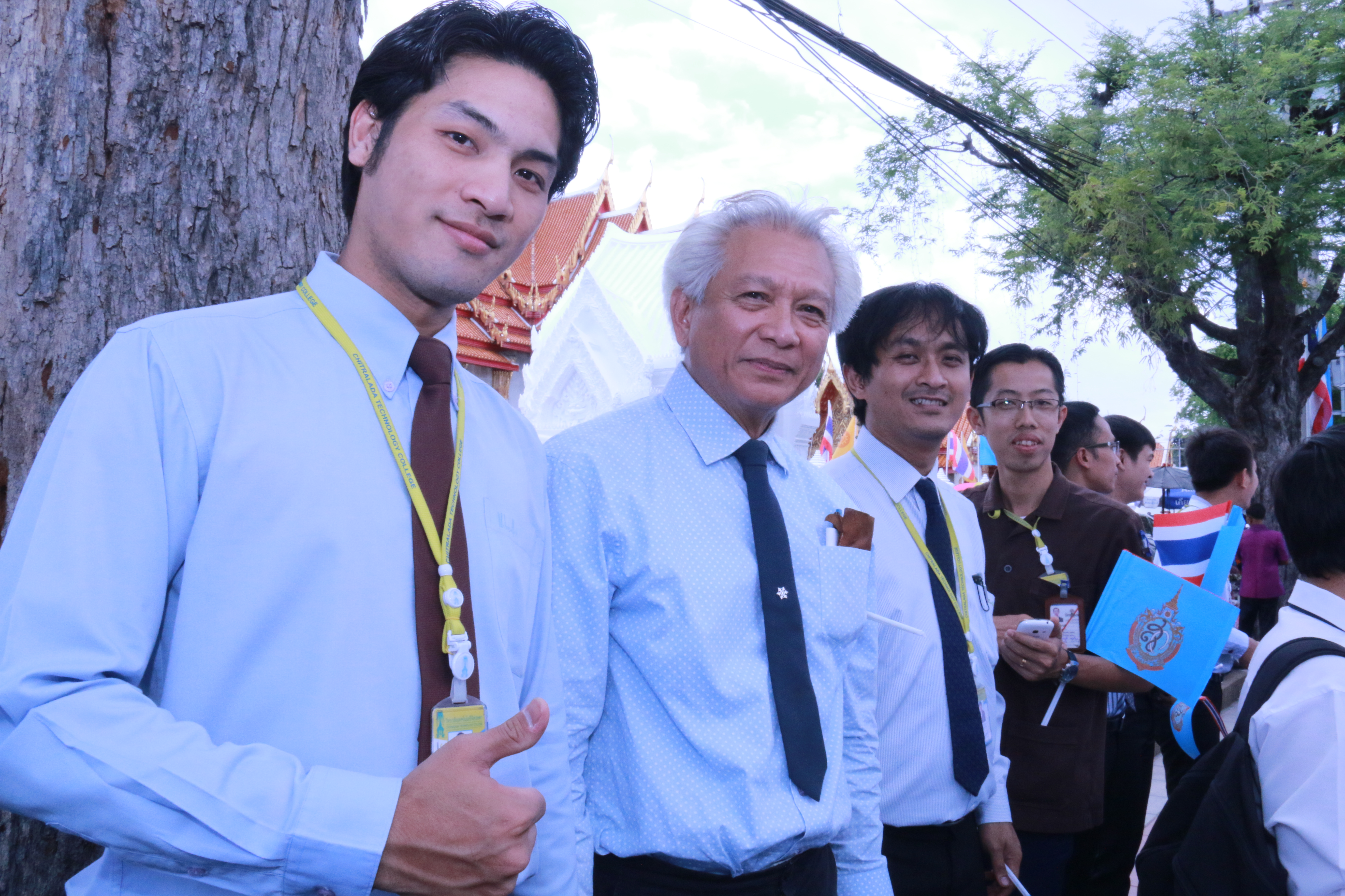 คณะผู้บริหาร คณาจารย์ บุคลากร นักศึกษาและนักเรียน วิทยาลัยเทคโนโลยีจิตรลดาและโรงเรียนจิตรลดา เฝ้าทูลละอองธุลีพระบาทรับเสด็จ สมเด็จพระนางเจ้า ฯ พระบรมราชินีนาถ — 2 พฤษภาคม 2025 — สถาบันเทคโนโลยีจิตรลดา CDTI